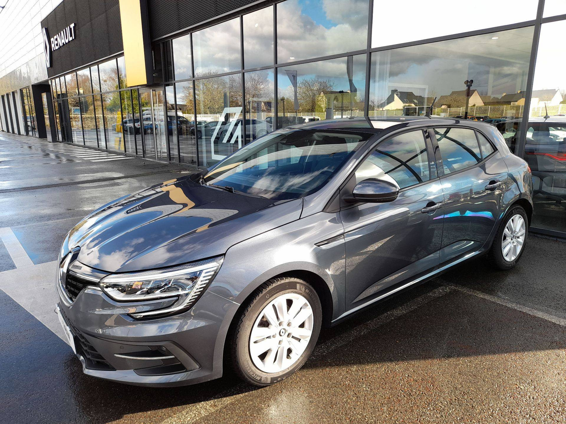 Renault Megane 4 Mégane IV Berline Blue dCi 115 EDC - 21N occasion de 2022 en vente à Lamballe