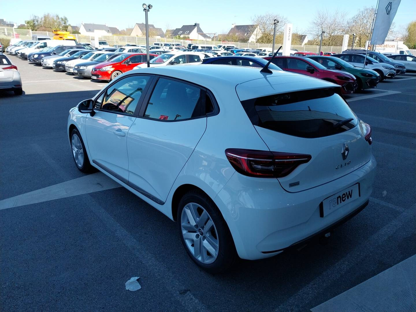 Vente en ligne Renault Clio 5 Clio TCe 100 au prix de 12 890 €