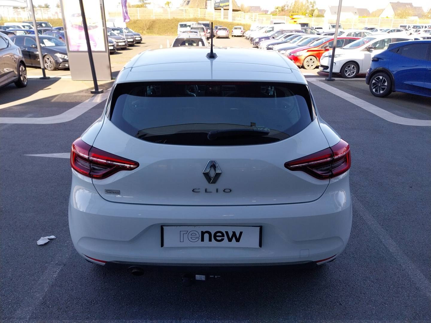 Vente en ligne Renault Clio 5 Clio TCe 100 au prix de 12 890 €