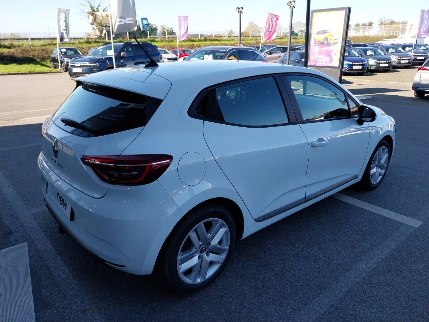 Vente en ligne Renault Clio 5 Clio TCe 100 au prix de 12 890 €