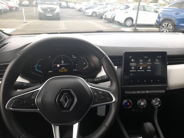 Vente en ligne Renault Clio 5 Clio E-Tech 140 - 21N au prix de 16 890 €