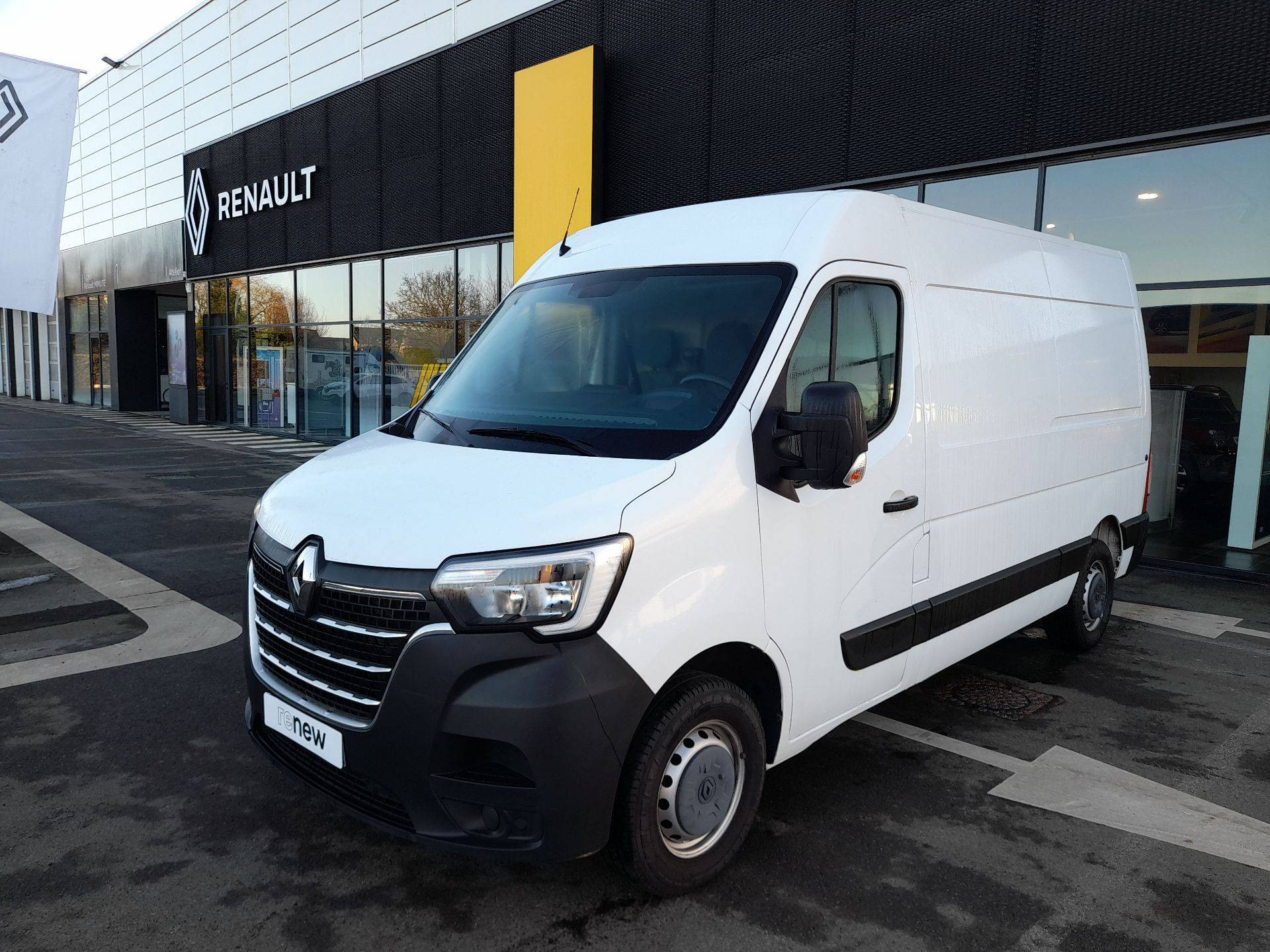 Renault Master Fourgon MASTER FGN TRAC F3500 L2H2 DCI 135 occasion de 2021 en vente à Lamballe