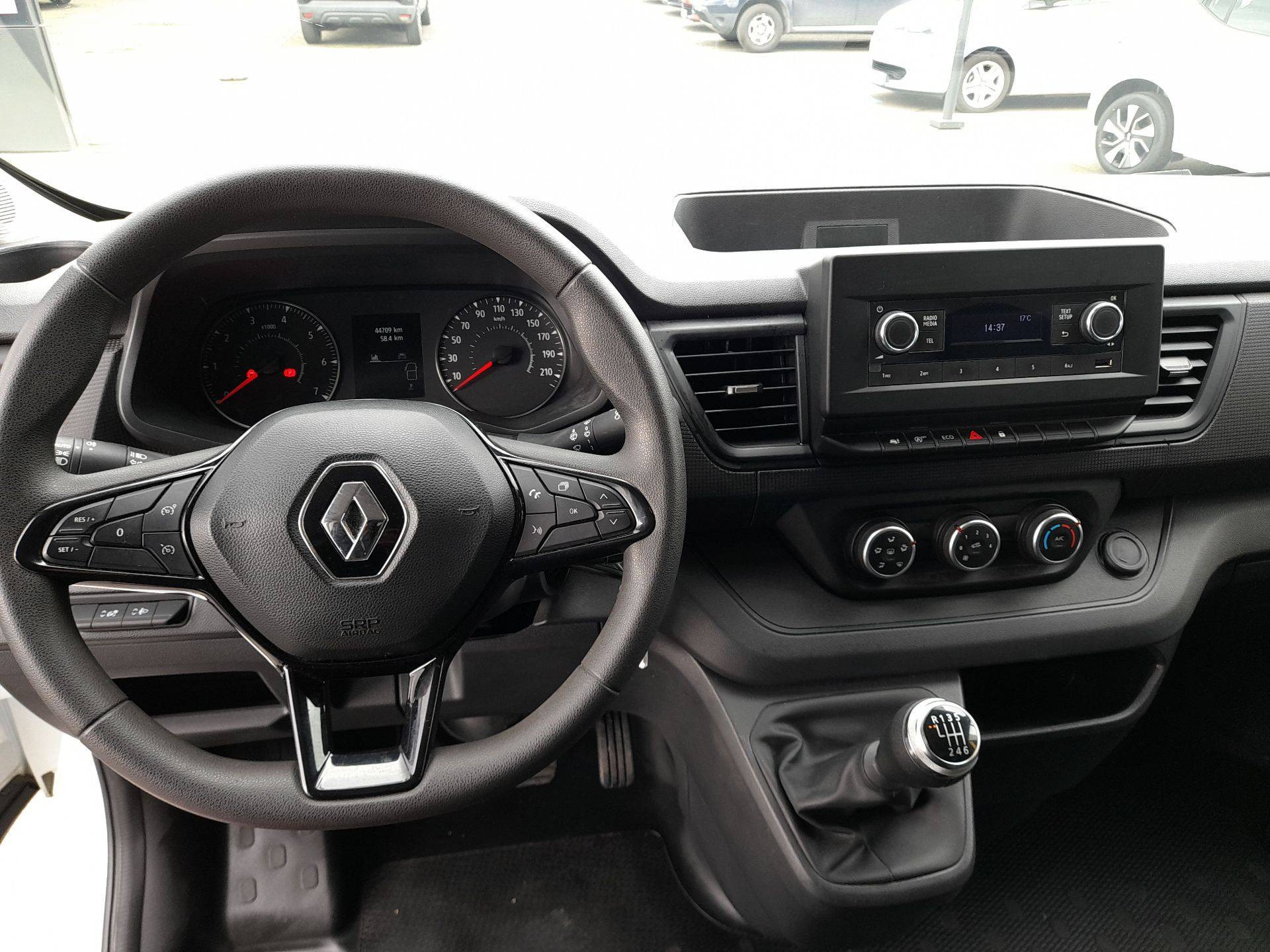 Vente en ligne Renault Trafic 3 Fourgon TRAFIC FGN L1H1 3000 KG BLUE DCI 130 au prix de 23 890 €