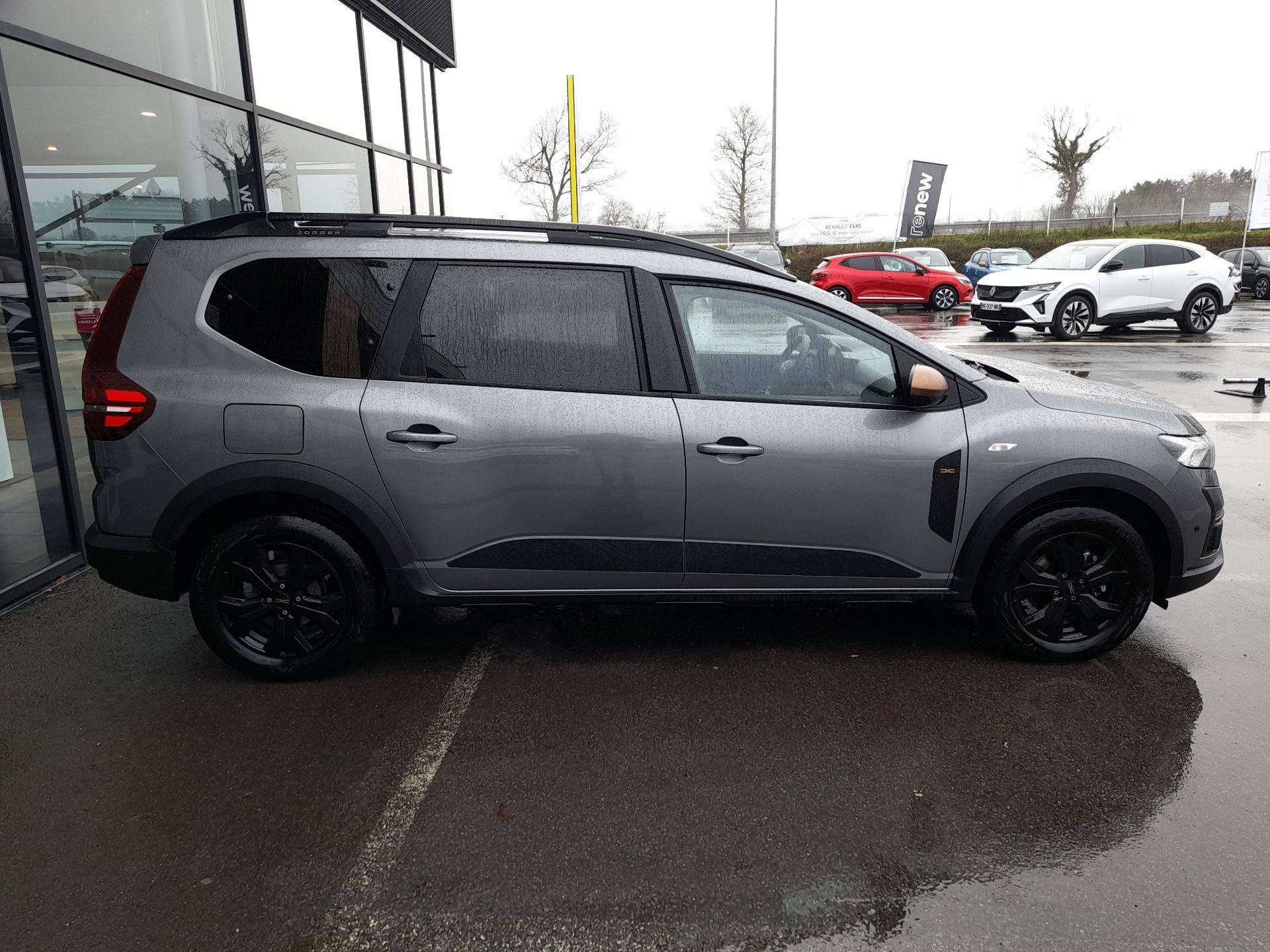 Vente en ligne Dacia Jogger  Hybrid 140 7 places GSR2 au prix de 25 990 €