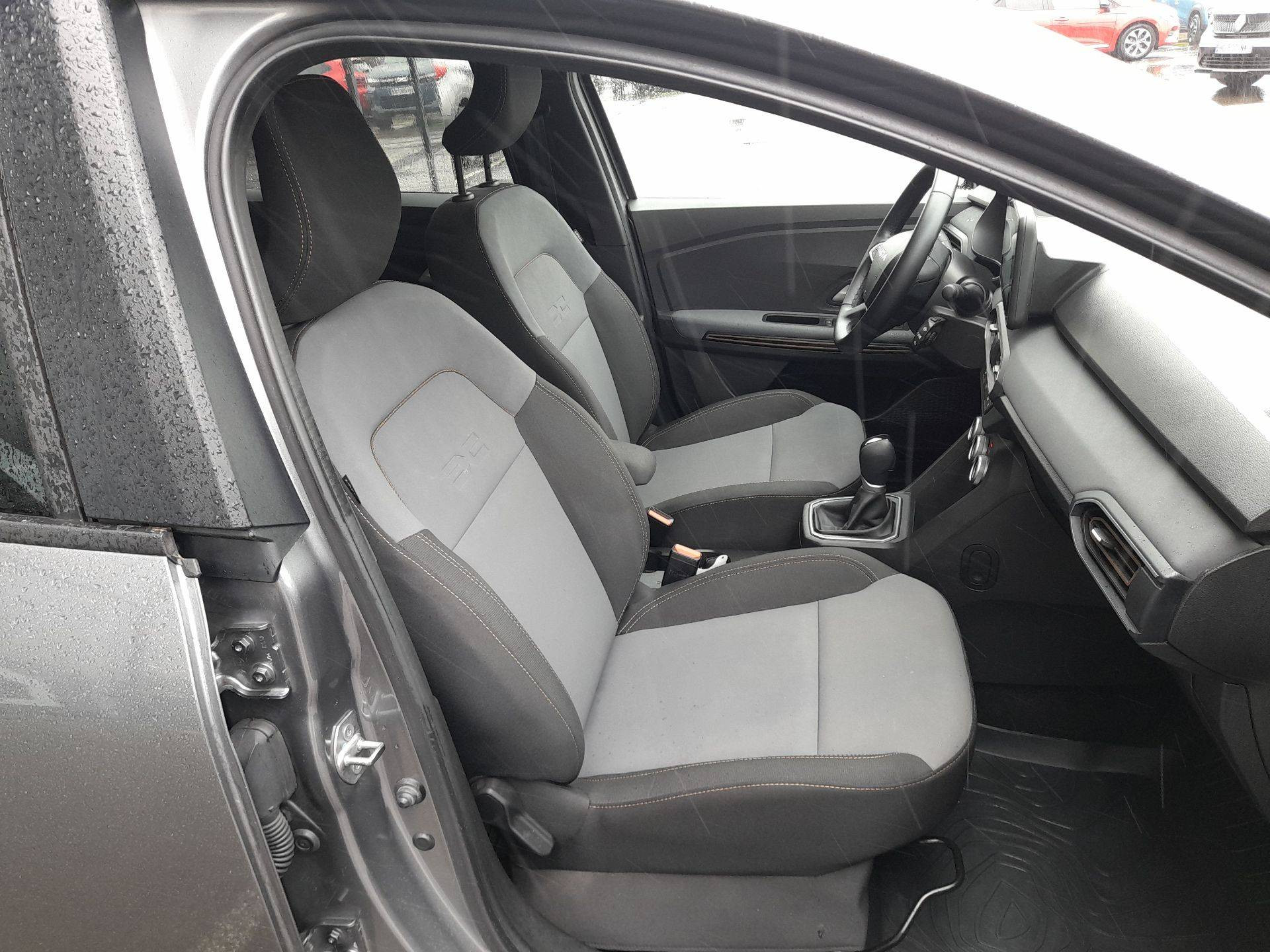 Vente en ligne Dacia Jogger  Hybrid 140 7 places GSR2 au prix de 25 990 €