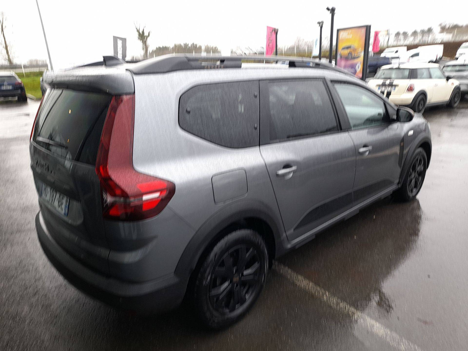 Vente en ligne Dacia Jogger  Hybrid 140 7 places GSR2 au prix de 25 990 €