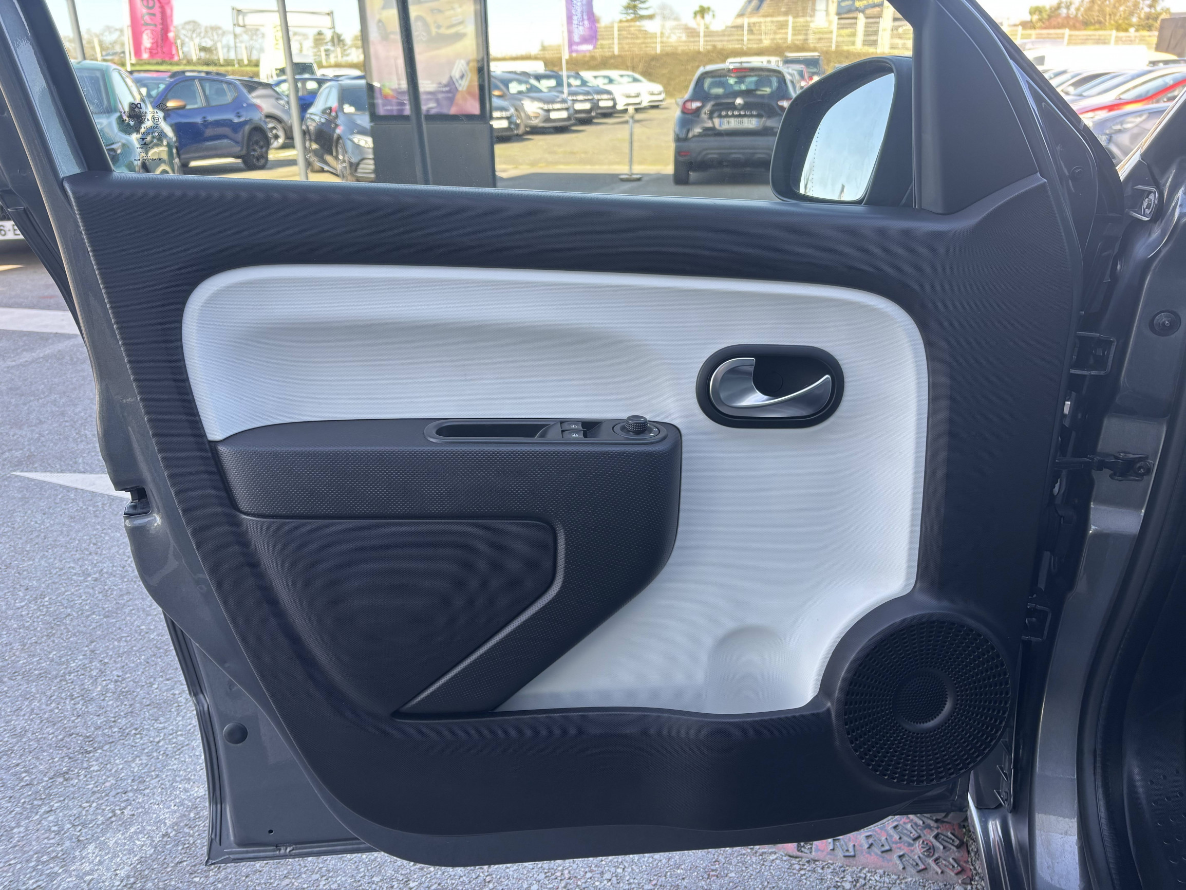 Vente en ligne Renault Twingo 3  SCe 65 au prix de 11 990 €