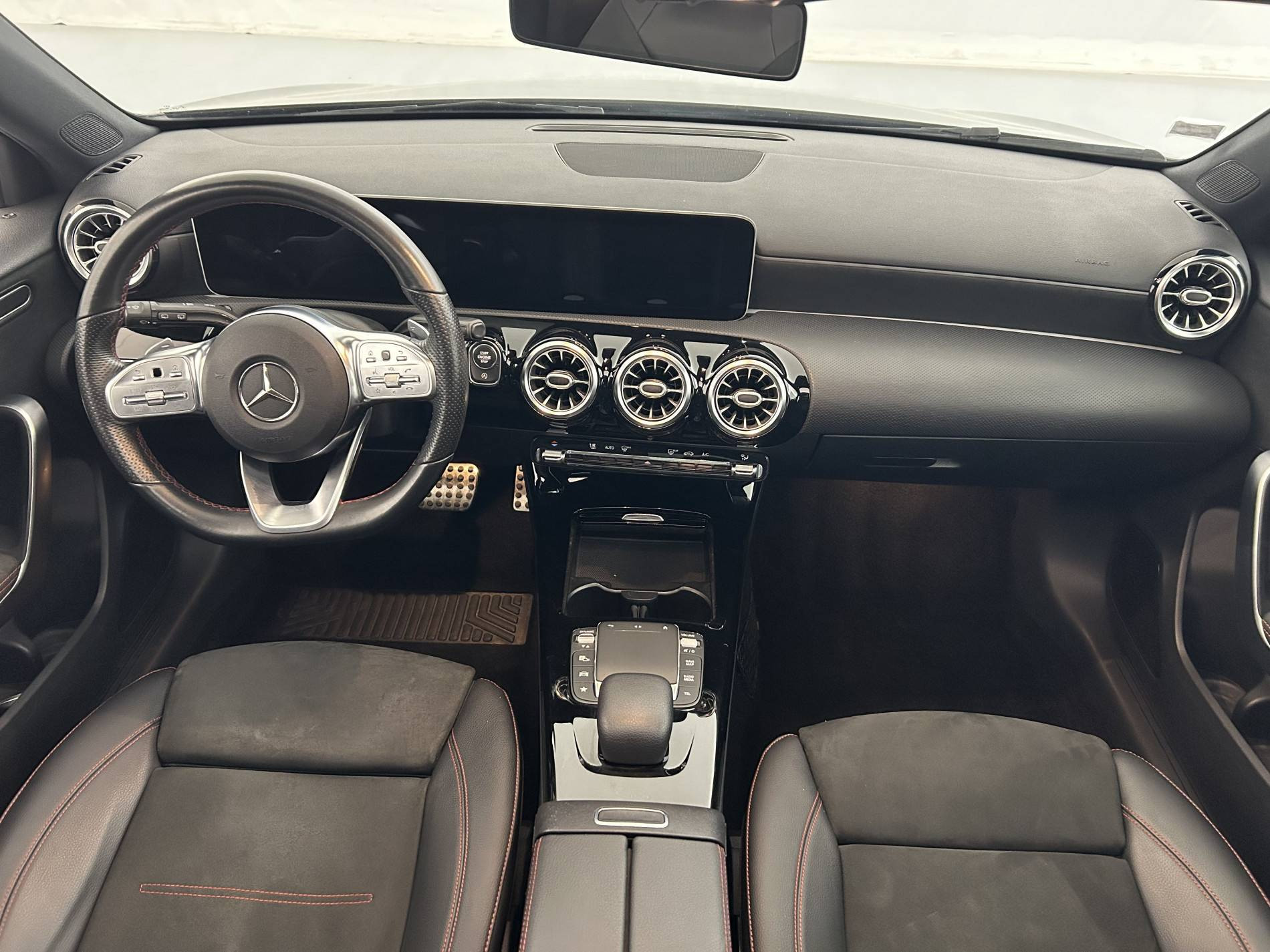 Vente en ligne Mercedes Classe A  180 d 7G-DCT au prix de 25 490 €