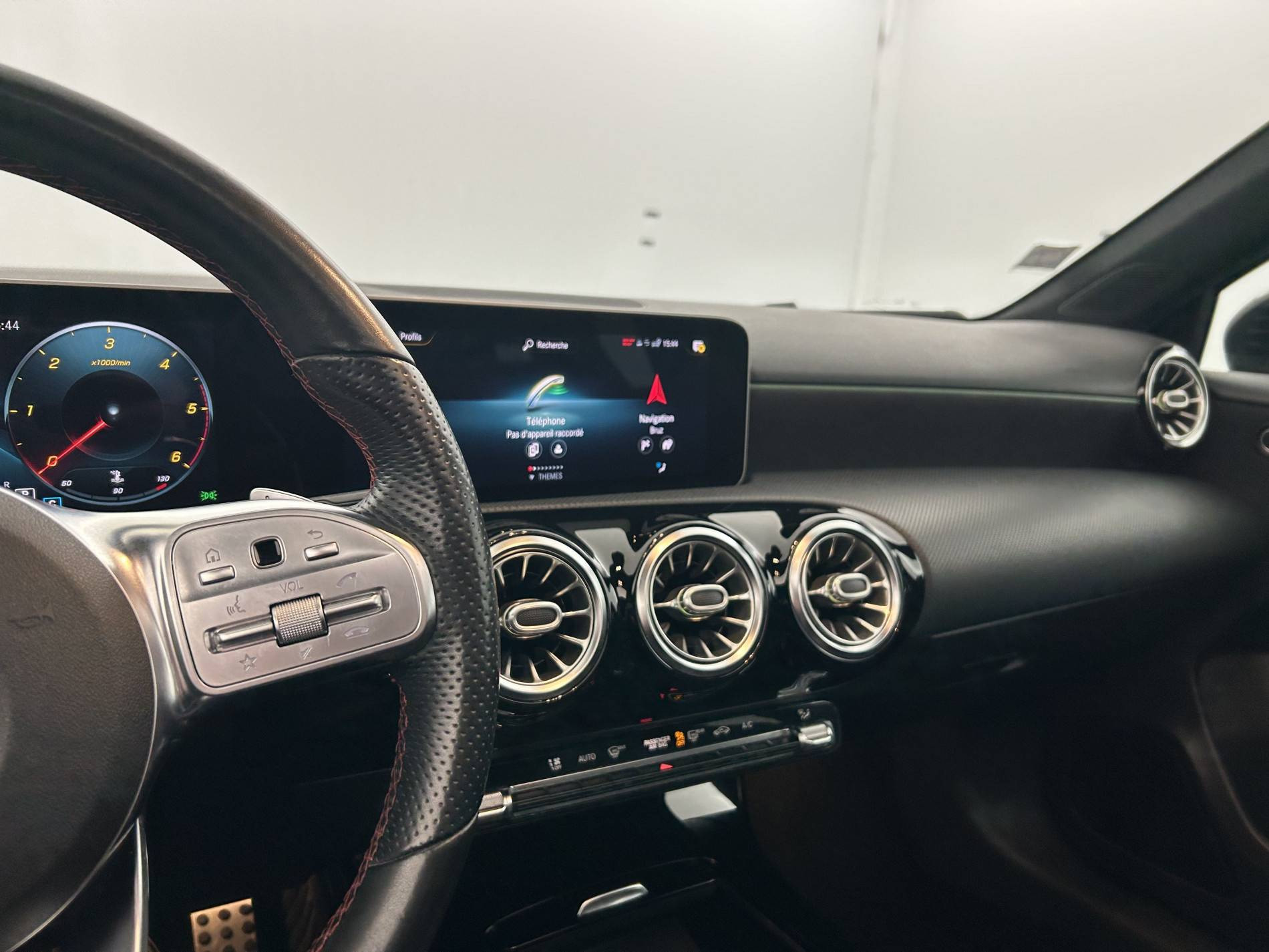 Vente en ligne Mercedes Classe A  180 d 7G-DCT au prix de 25 490 €