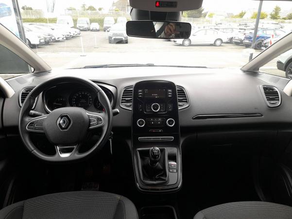 Vente en ligne Renault Grand Scenic 4 Grand Scenic Blue dCi 120 au prix de 17 890 €