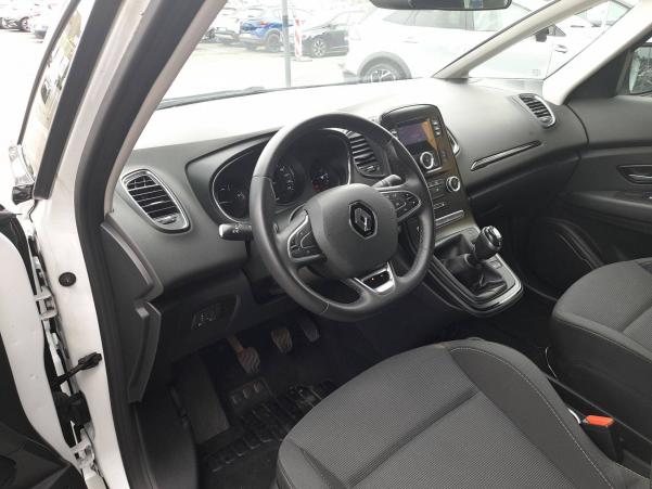 Vente en ligne Renault Grand Scenic 4 Grand Scenic Blue dCi 120 au prix de 17 890 €