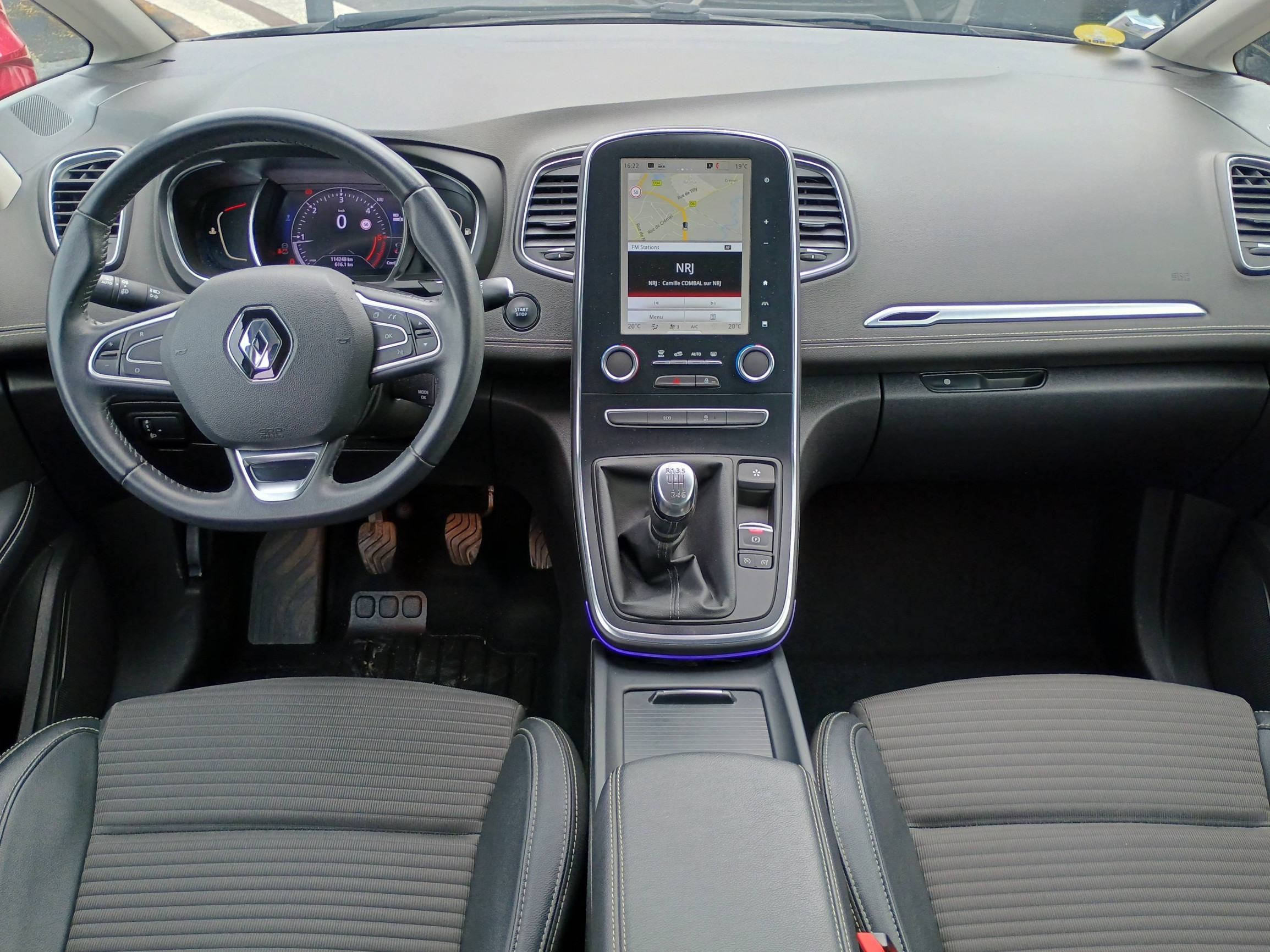 Vente en ligne Renault Scenic 4 Scenic Blue dCi 120 au prix de 13 590 €