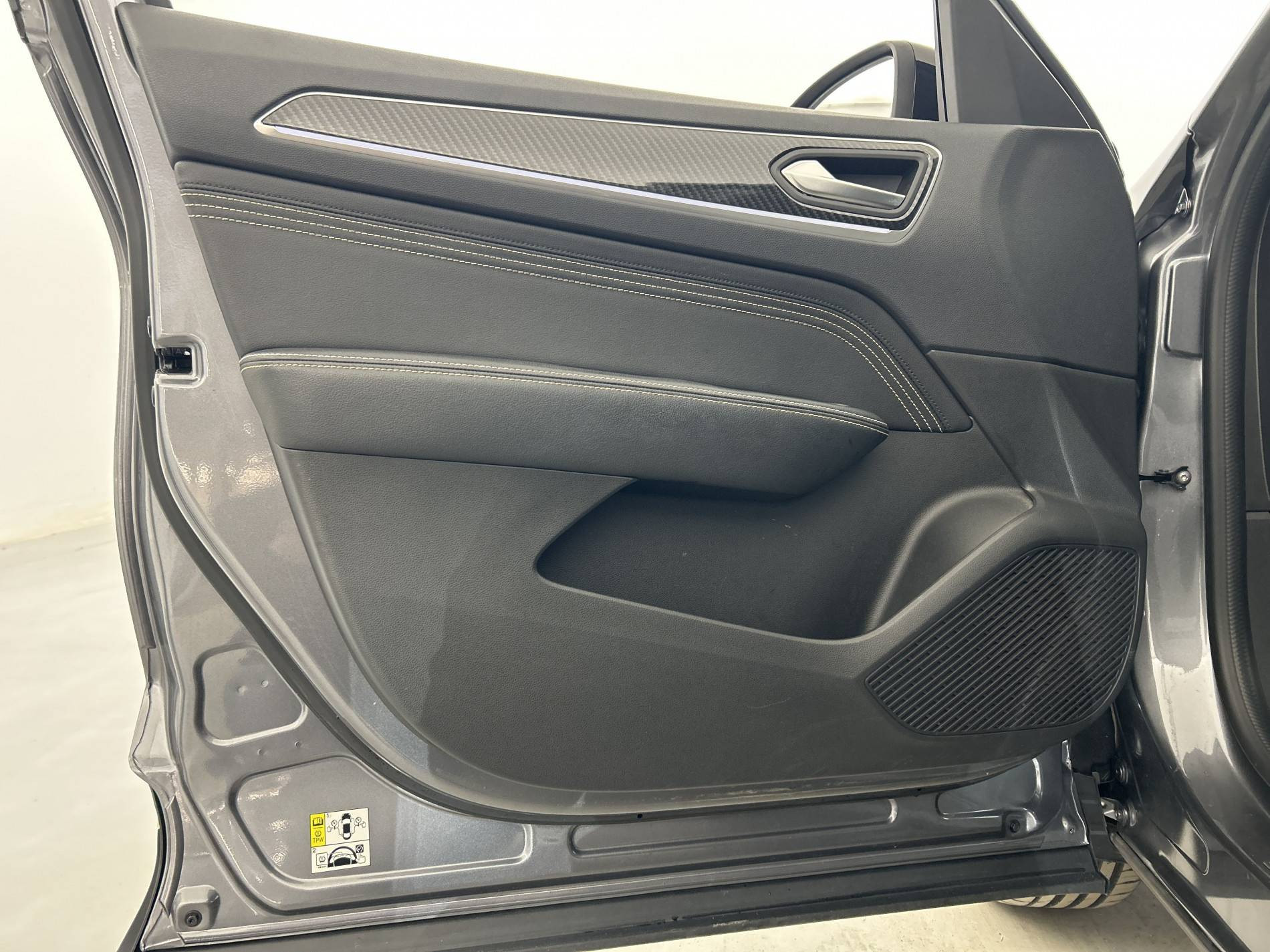 Vente en ligne Renault Arkana  E-Tech hybride 145 - 22 au prix de 21 990 €