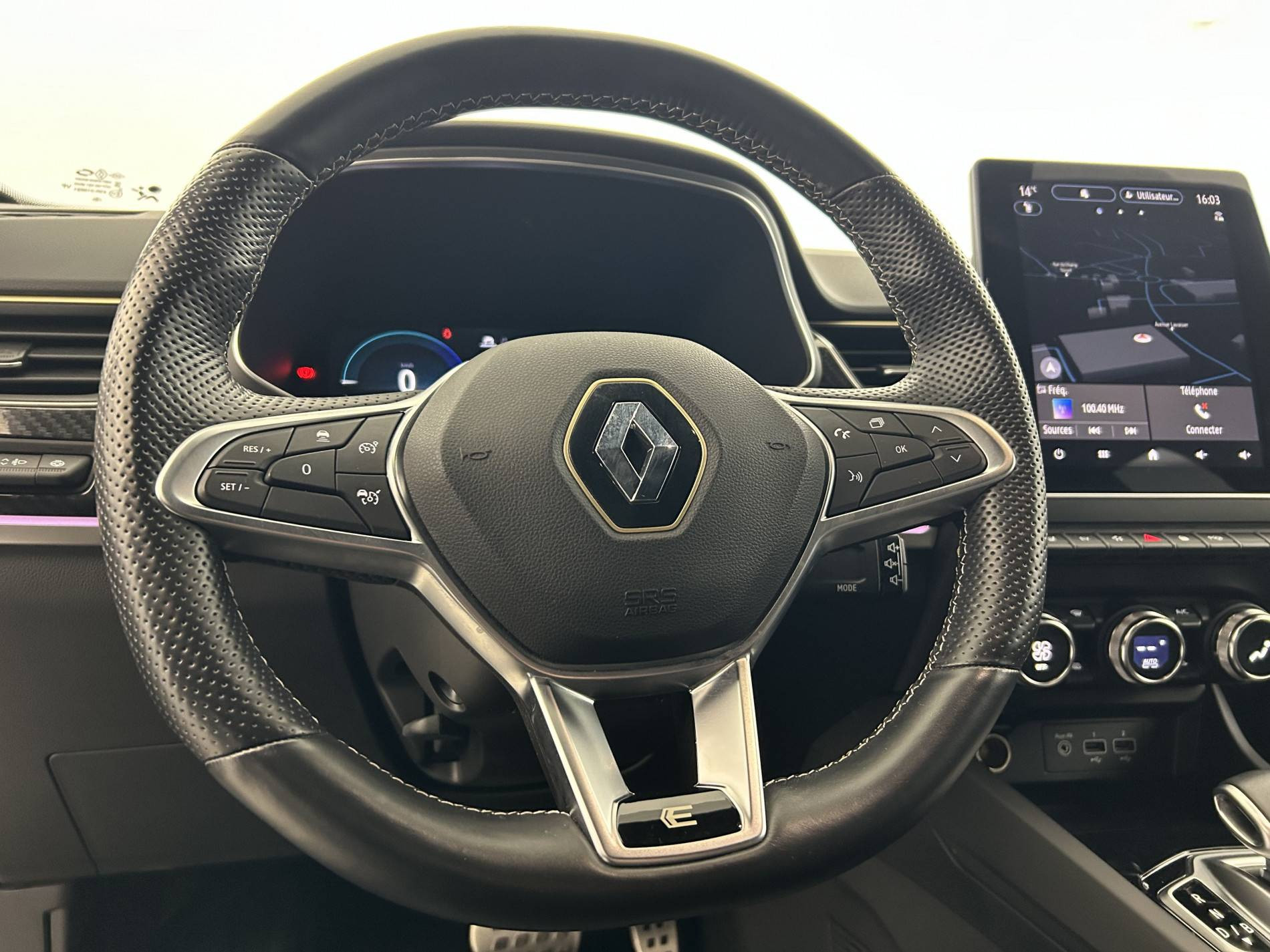 Vente en ligne Renault Arkana  E-Tech hybride 145 - 22 au prix de 21 990 €