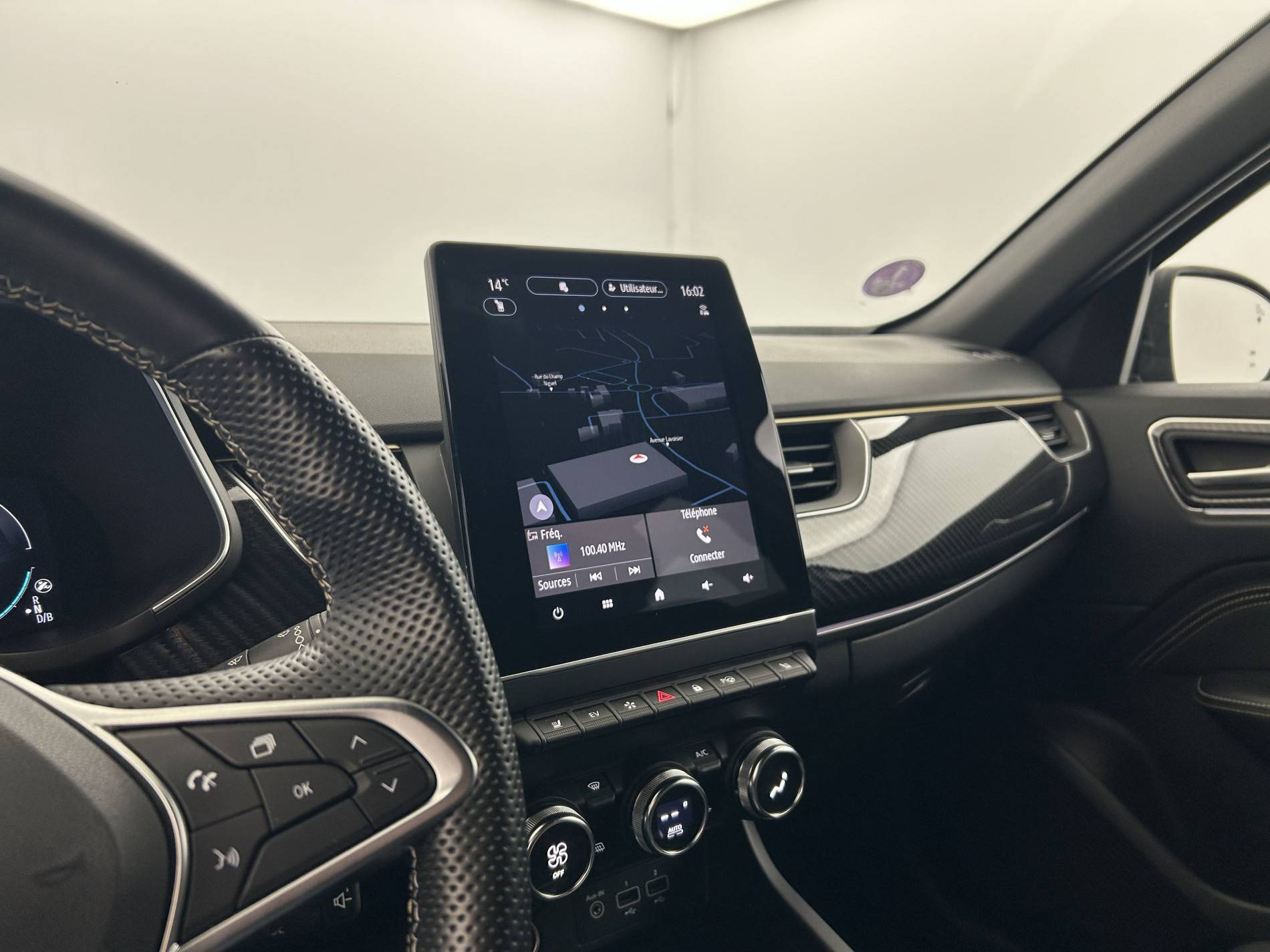 Vente en ligne Renault Arkana  E-Tech hybride 145 - 22 au prix de 21 990 €