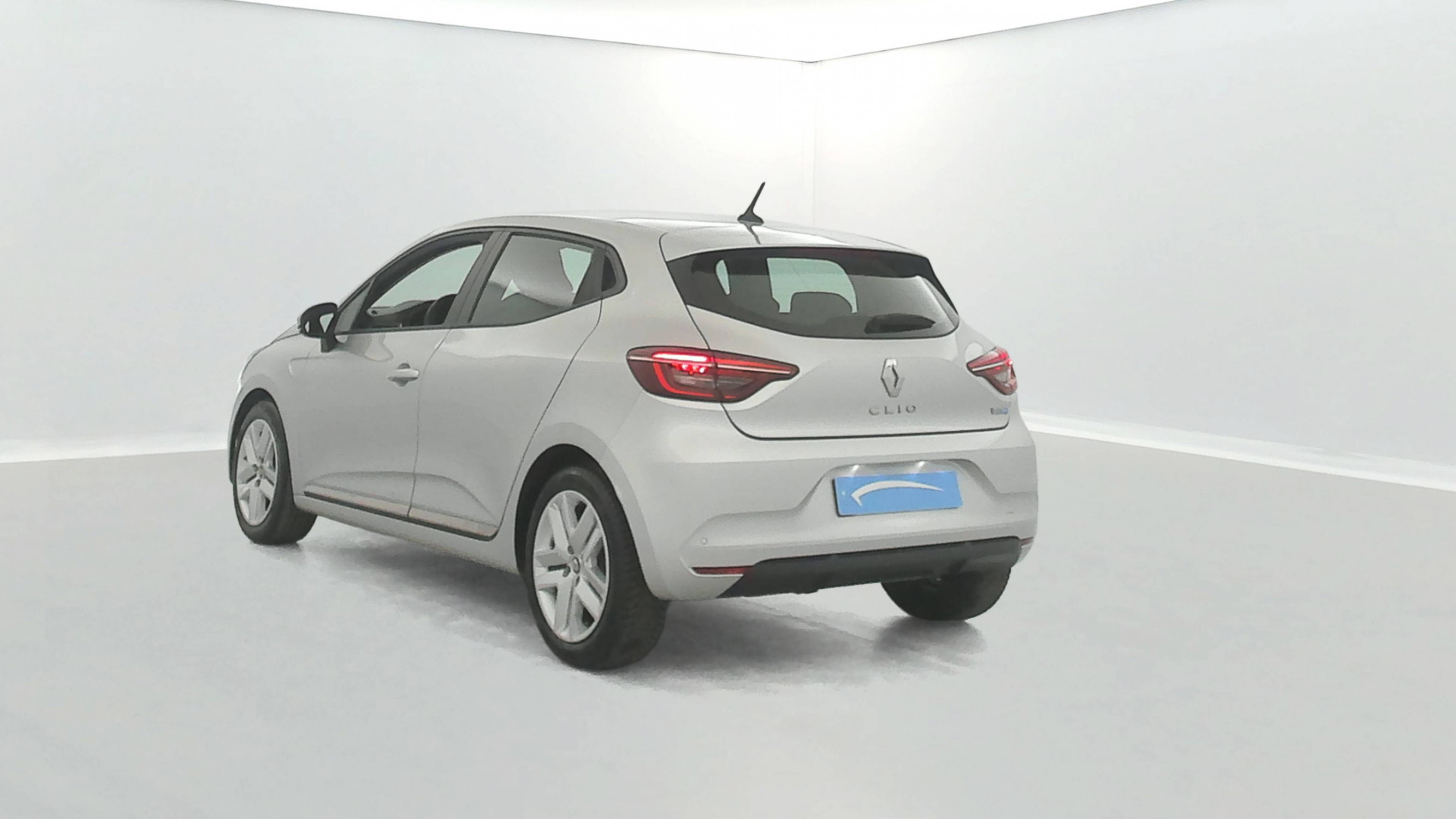Vente en ligne Renault Clio 5 Clio E-Tech 140 - 21N au prix de 15 590 €
