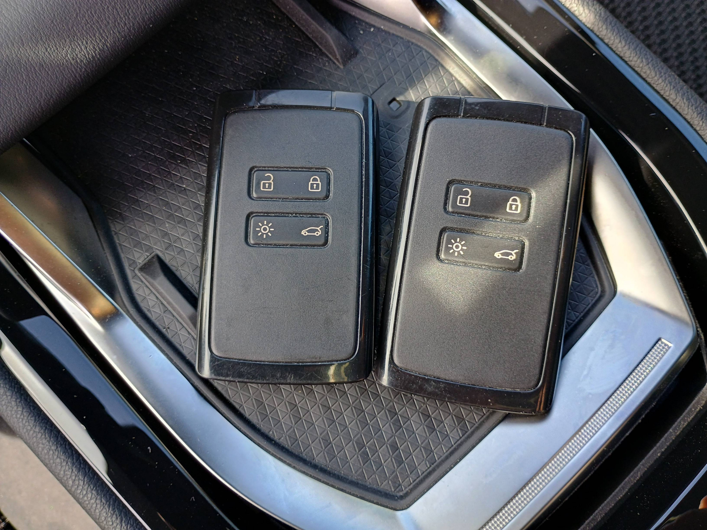 Vente en ligne Renault Austral  E-Tech full hybrid 200 GSR2 au prix de 36 290 €