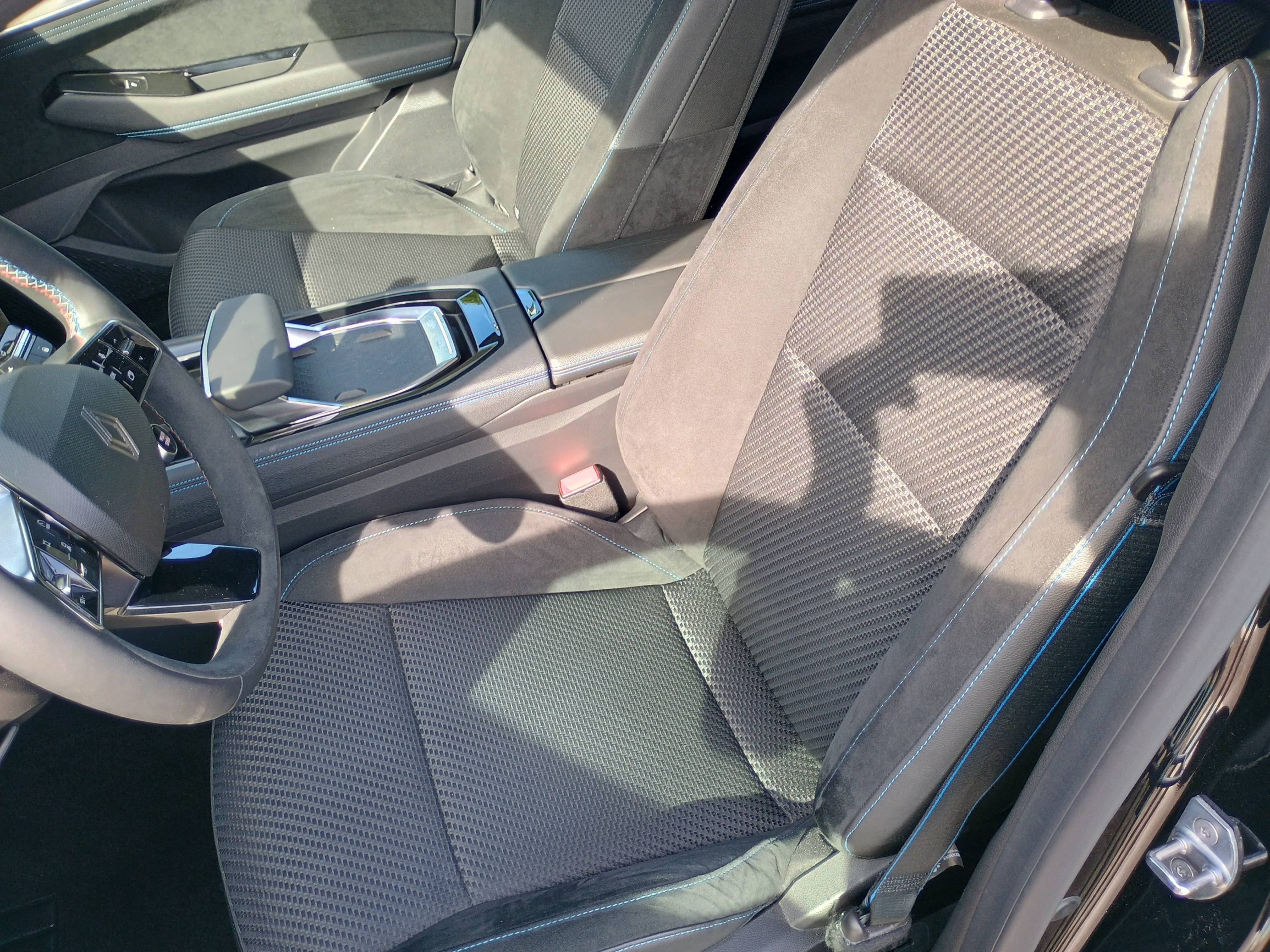 Vente en ligne Renault Austral  E-Tech full hybrid 200 GSR2 au prix de 36 290 €