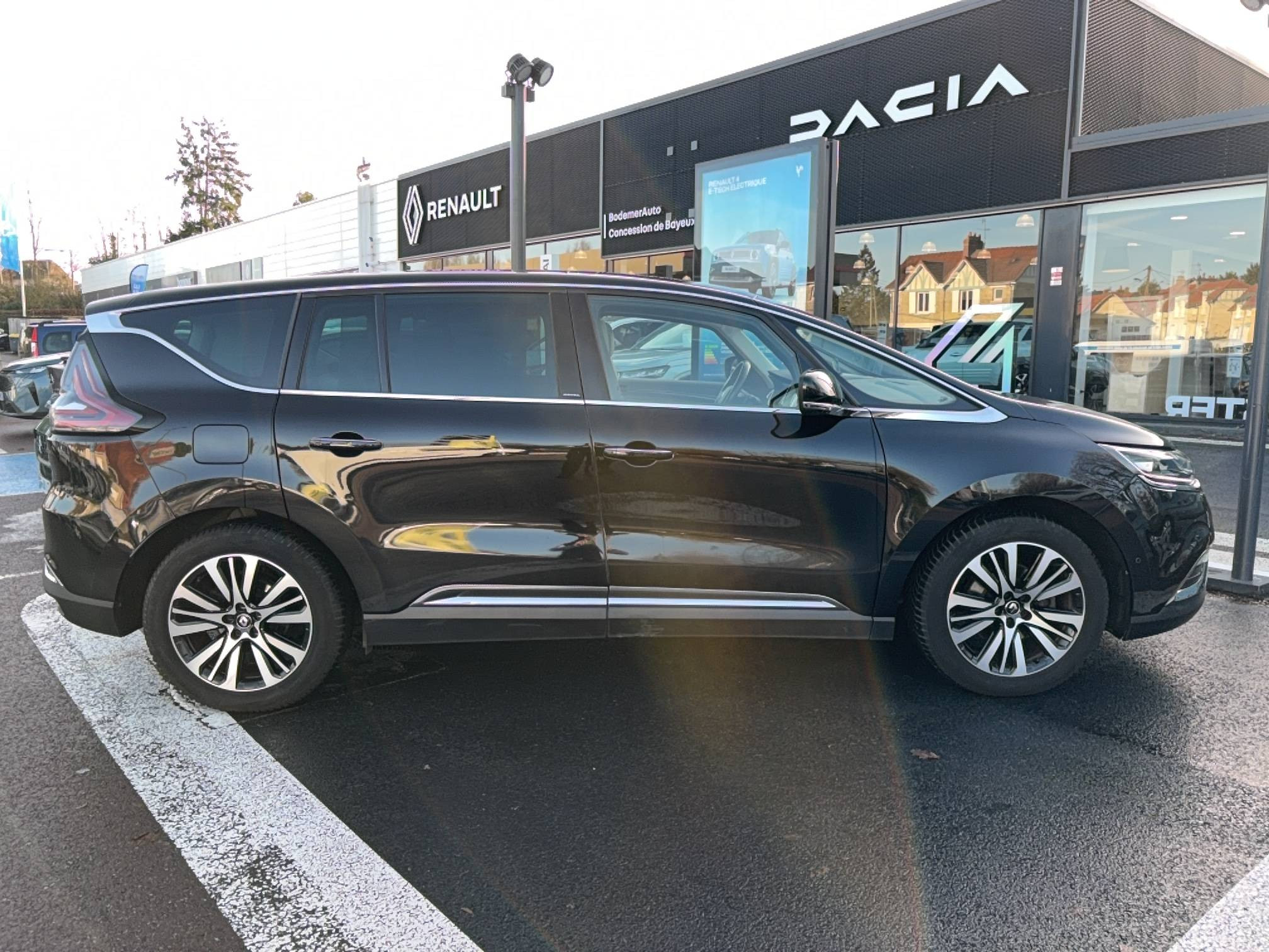 Vente en ligne Renault Espace 5 Espace dCi 160 Energy Twin Turbo au prix de 16 990 €