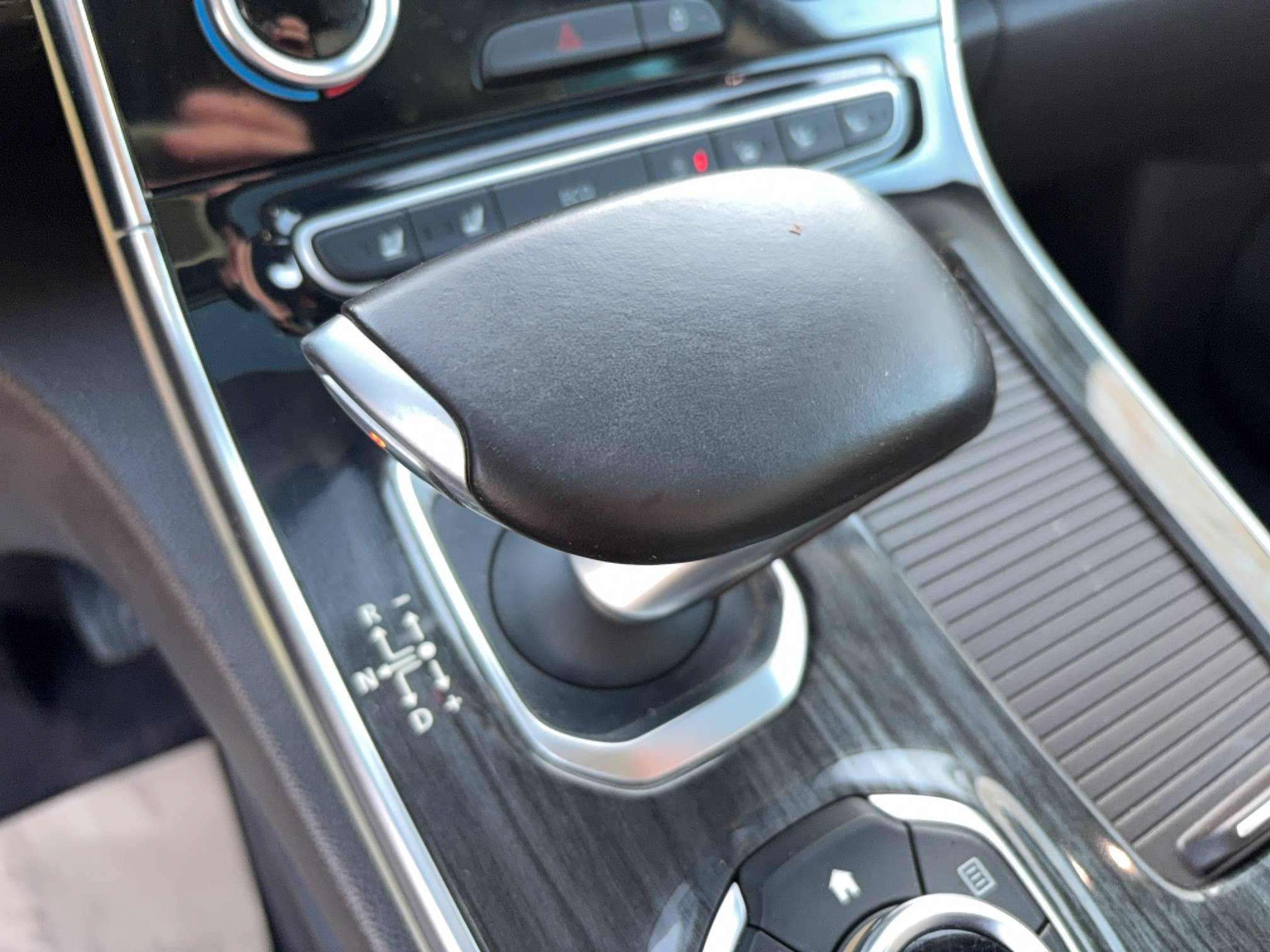 Vente en ligne Renault Espace 5 Espace dCi 160 Energy Twin Turbo au prix de 16 990 €