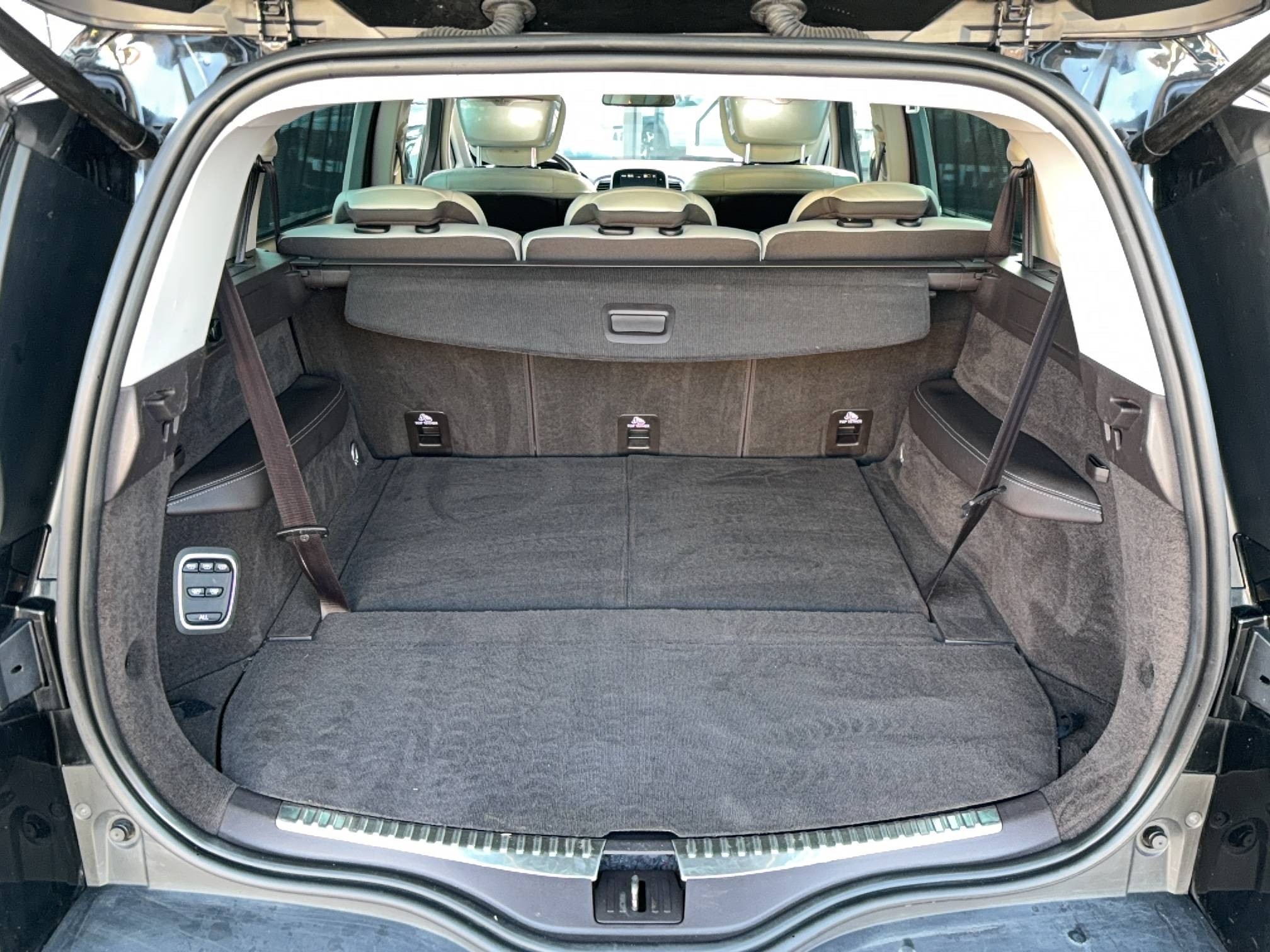 Vente en ligne Renault Espace 5 Espace dCi 160 Energy Twin Turbo au prix de 16 990 €