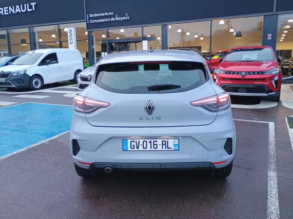 Vente en ligne Renault Clio 5 Clio TCe 90 au prix de 16 590 €