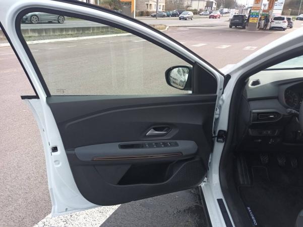 Vente en ligne Dacia Sandero  ECO-G 100 GSR2 au prix de 18 490 €