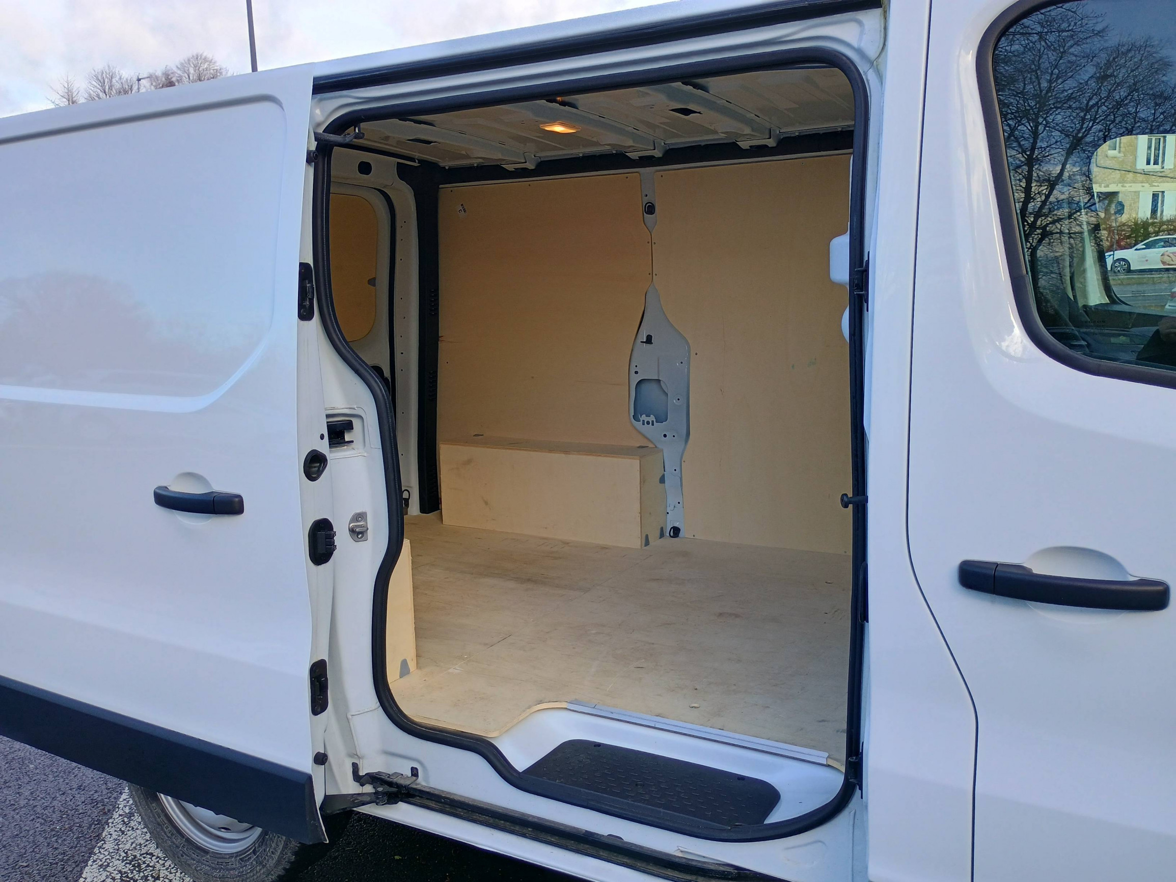 Vente en ligne Renault Trafic 3 Fourgon TRAFIC FGN L1H1 2800 KG BLUE DCI 110 au prix de 26 590 €