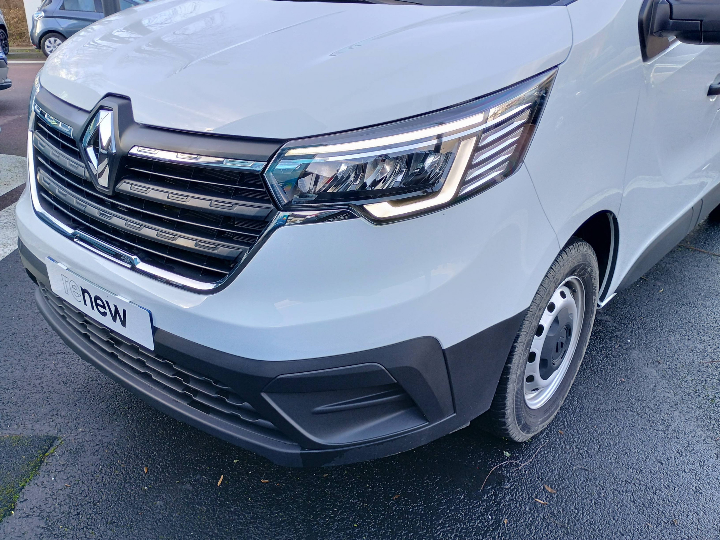 Vente en ligne Renault Trafic 3 Fourgon TRAFIC FGN L1H1 2800 KG BLUE DCI 110 au prix de 26 590 €