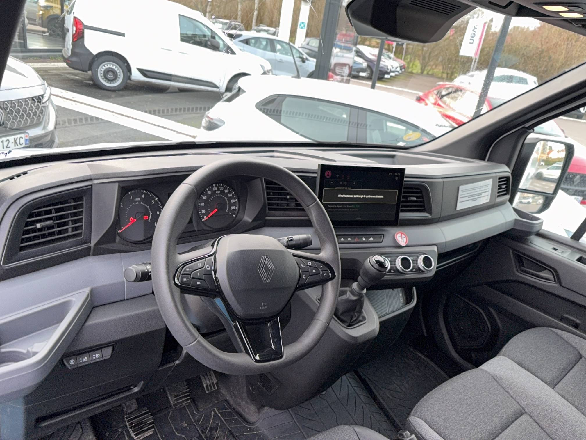 Vente en ligne Renault Master Fourgon MASTER FG BLUE DCI 130 L2H2 3T5 TR au prix de 30 990 €