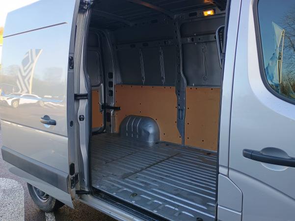 Vente en ligne Renault Master 3 Fourgon MASTER FGN TRAC F3300 L2H2 DCI 135 au prix de 25 990 €