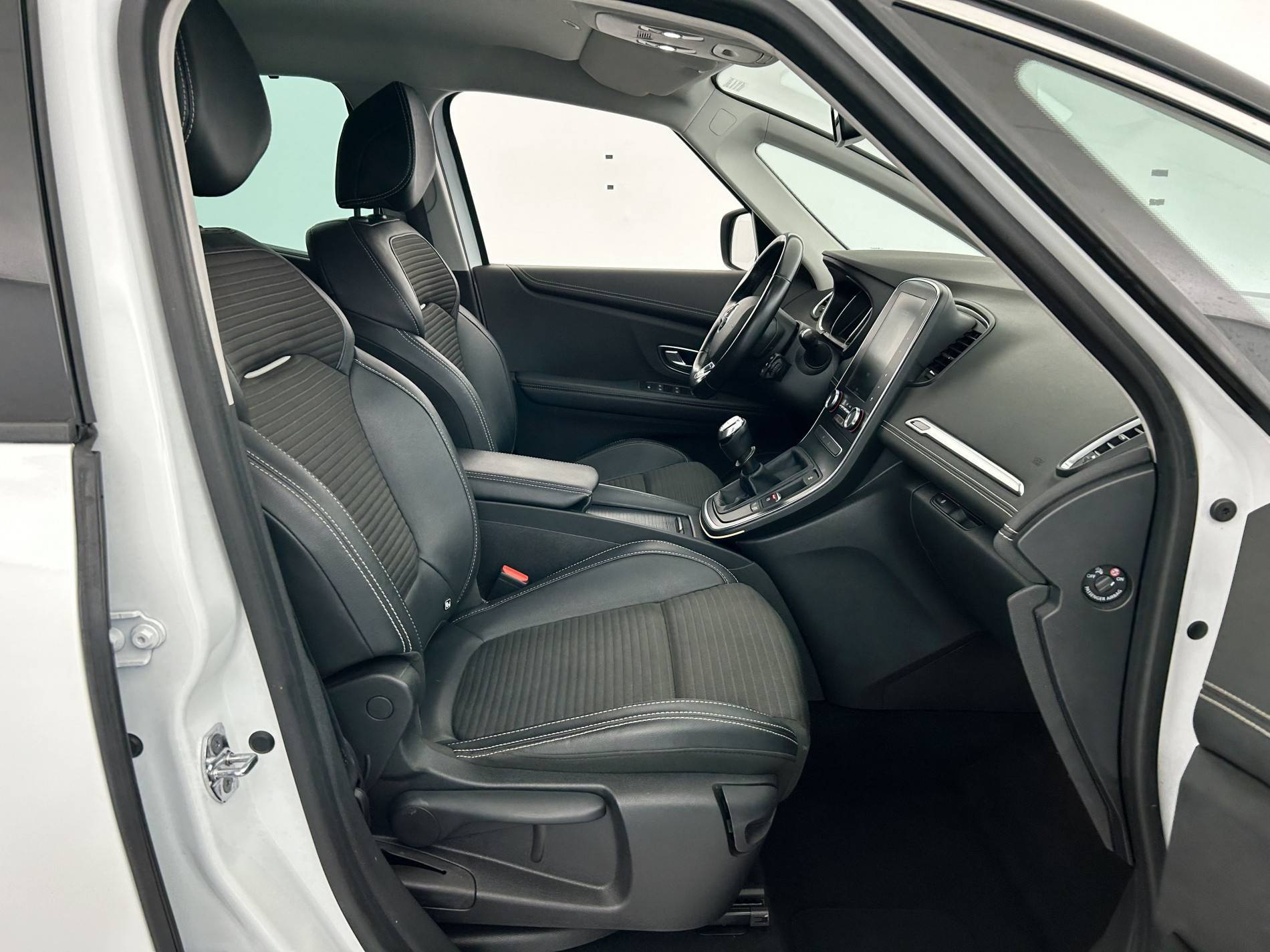 Vente en ligne Renault Scenic 4 Scenic Blue dCi 120 au prix de 13 590 €