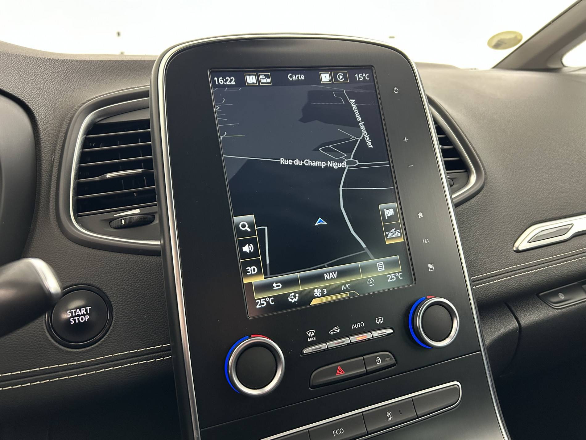 Vente en ligne Renault Scenic 4 Scenic Blue dCi 120 au prix de 13 590 €