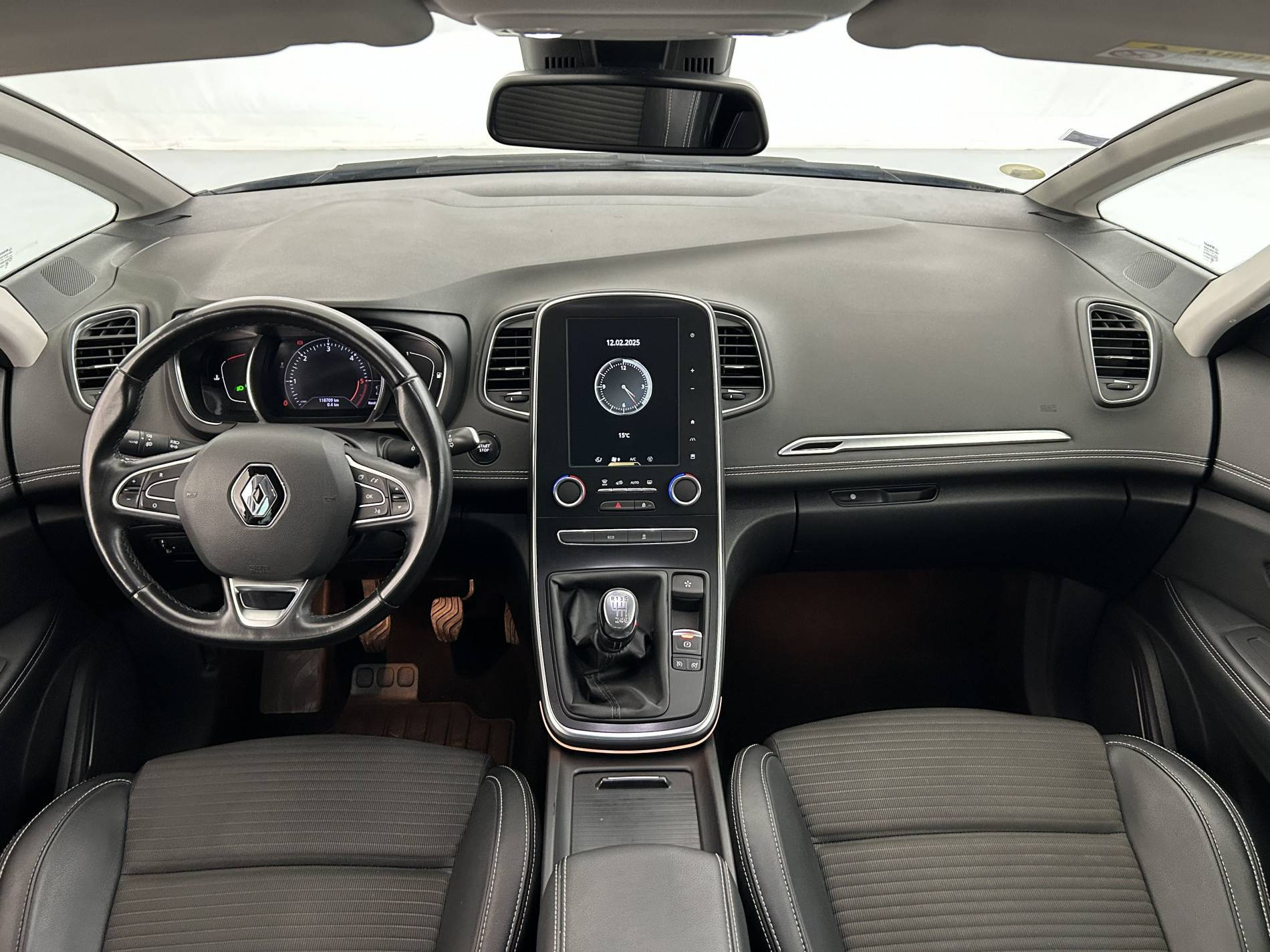 Vente en ligne Renault Scenic 4 Scenic Blue dCi 120 au prix de 13 590 €