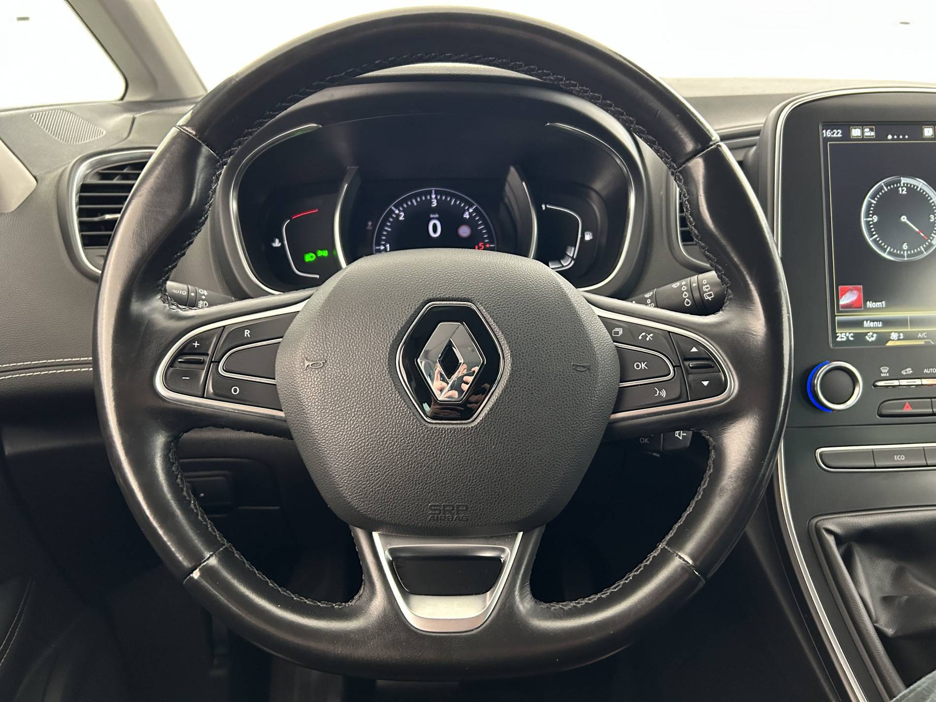 Vente en ligne Renault Scenic 4 Scenic Blue dCi 120 au prix de 13 590 €