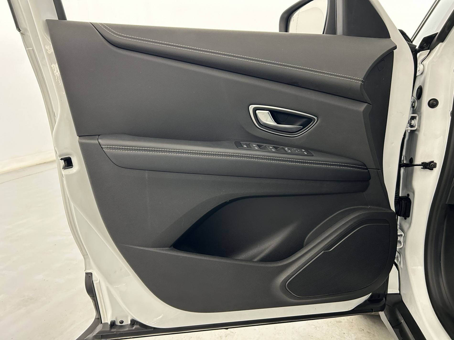 Vente en ligne Renault Scenic 4 Scenic Blue dCi 120 au prix de 13 590 €