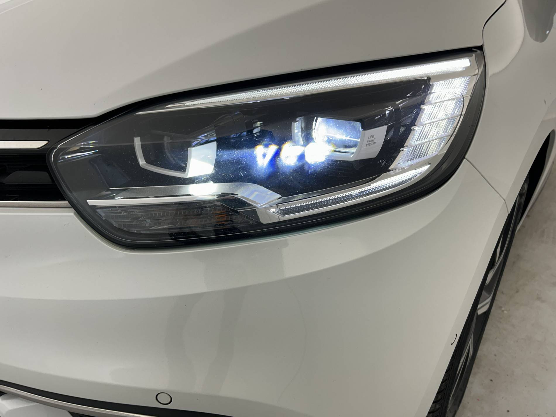 Vente en ligne Renault Scenic 4 Scenic Blue dCi 120 au prix de 13 590 €