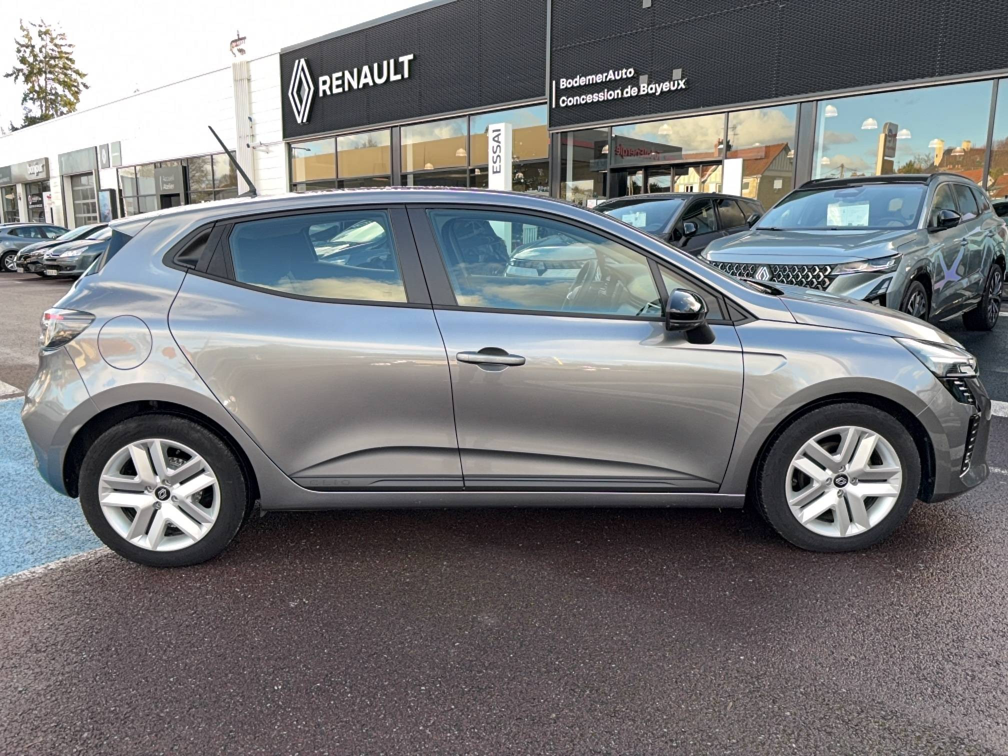 Vente en ligne Renault Clio 5 Clio Eco-G 100 ch GSR2 au prix de 16 990 €