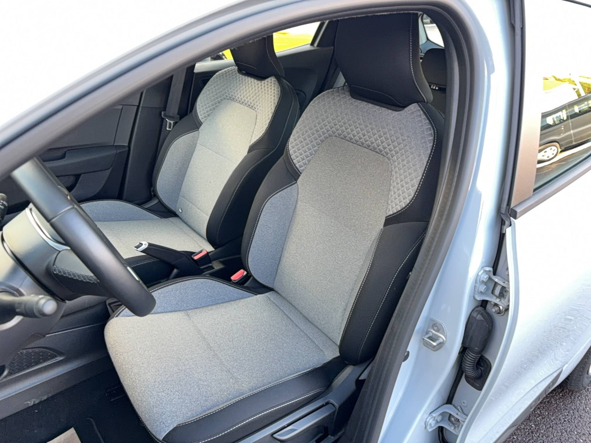 Vente en ligne Renault Clio 5 Clio E-Tech full hybrid 145 ch GSR2 au prix de 20 990 €