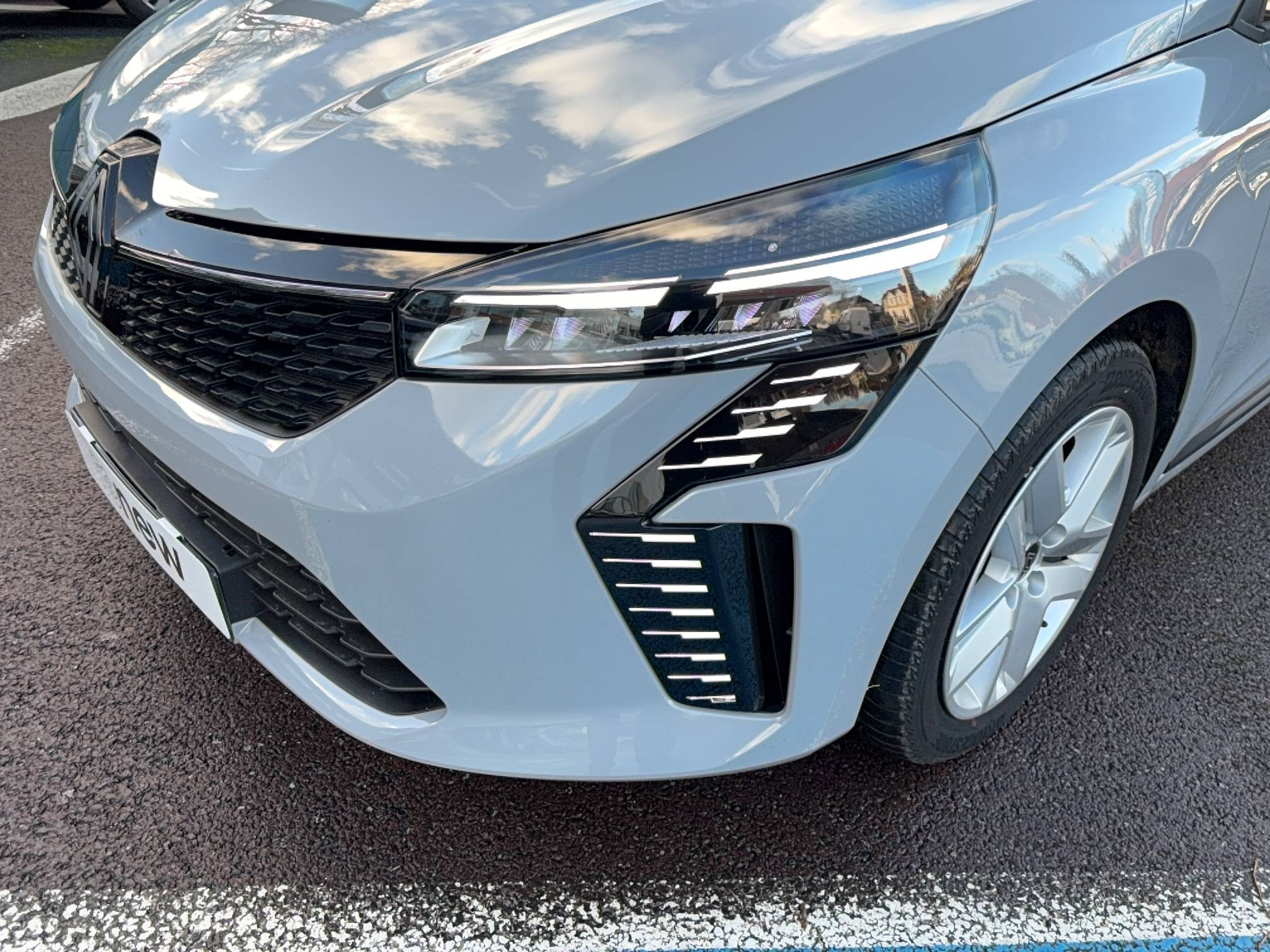 Vente en ligne Renault Clio 5 Clio E-Tech full hybrid 145 ch GSR2 au prix de 20 990 €