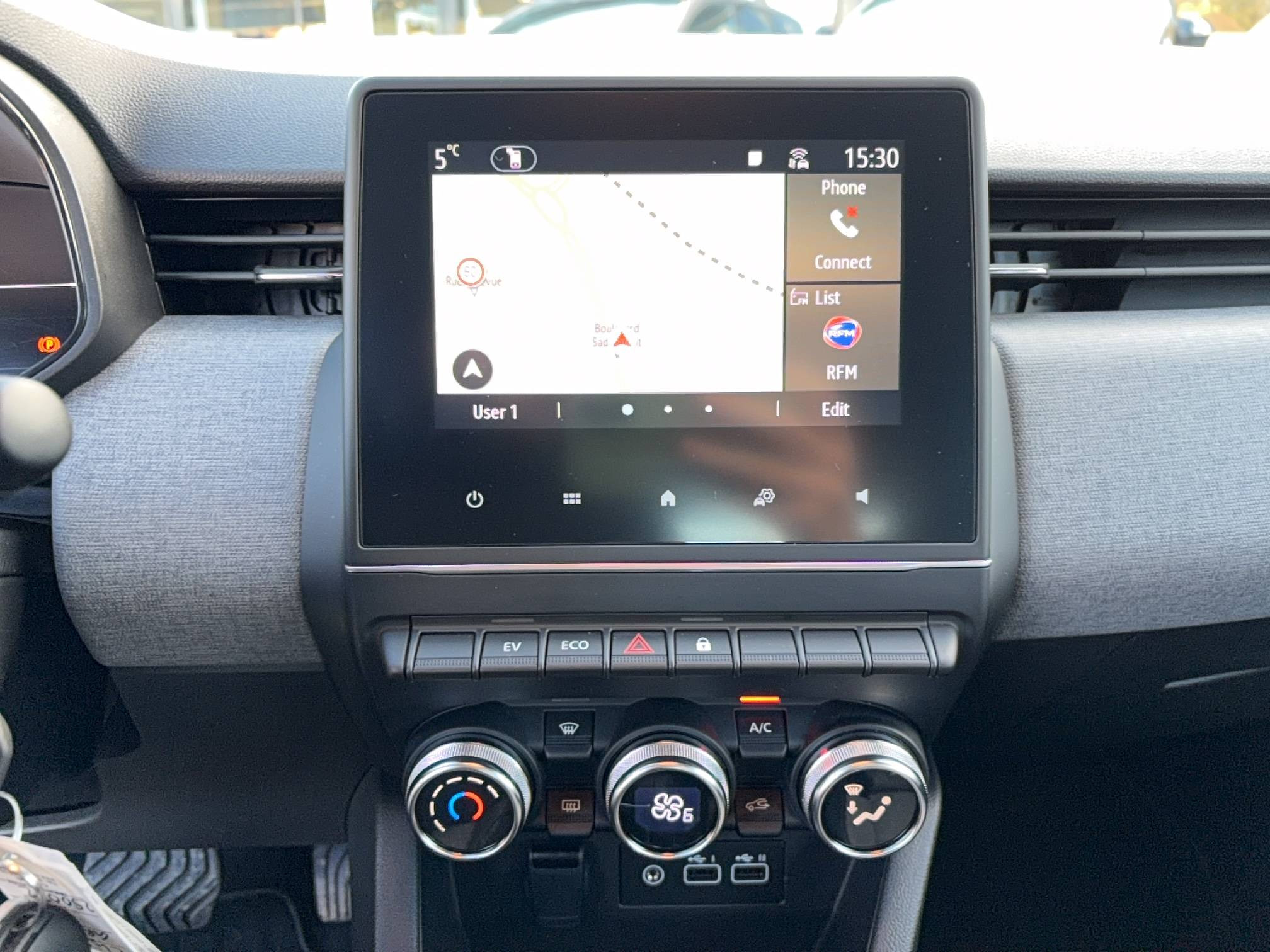 Vente en ligne Renault Clio 5 Clio E-Tech full hybrid 145 ch GSR2 au prix de 20 990 €