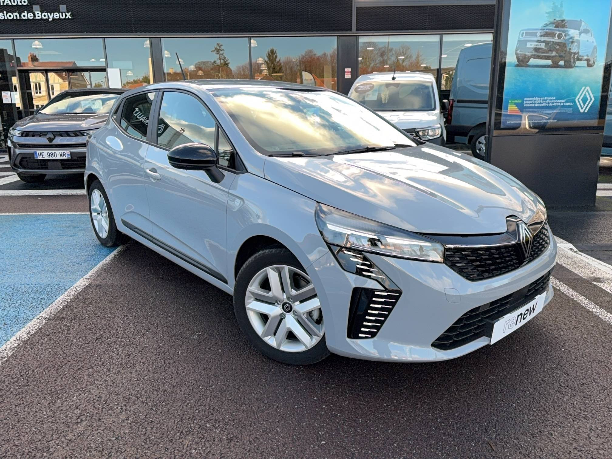 Vente en ligne Renault Clio 5 Clio E-Tech full hybrid 145 ch GSR2 au prix de 20 990 €