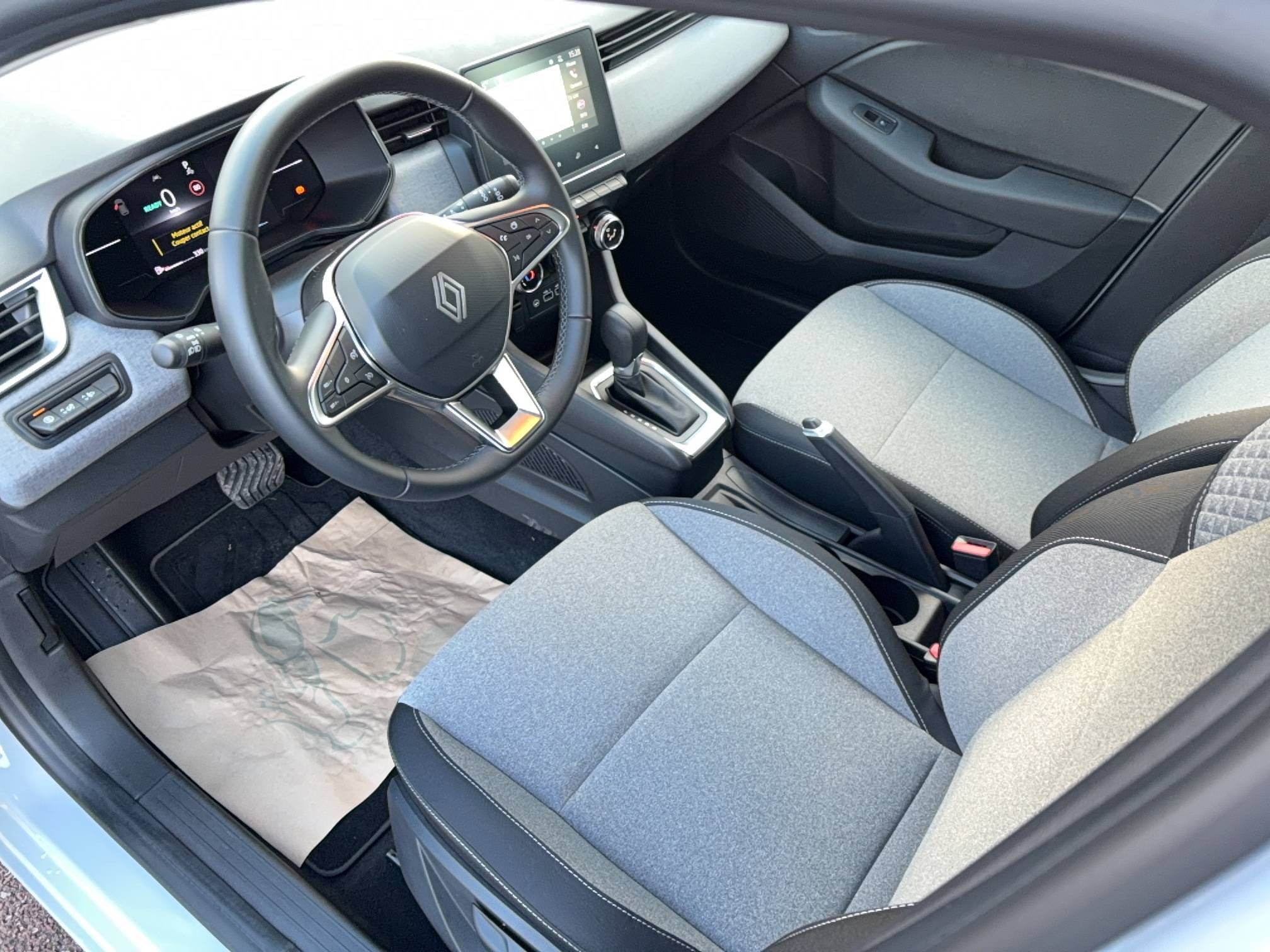 Vente en ligne Renault Clio 5 Clio E-Tech full hybrid 145 ch GSR2 au prix de 20 990 €