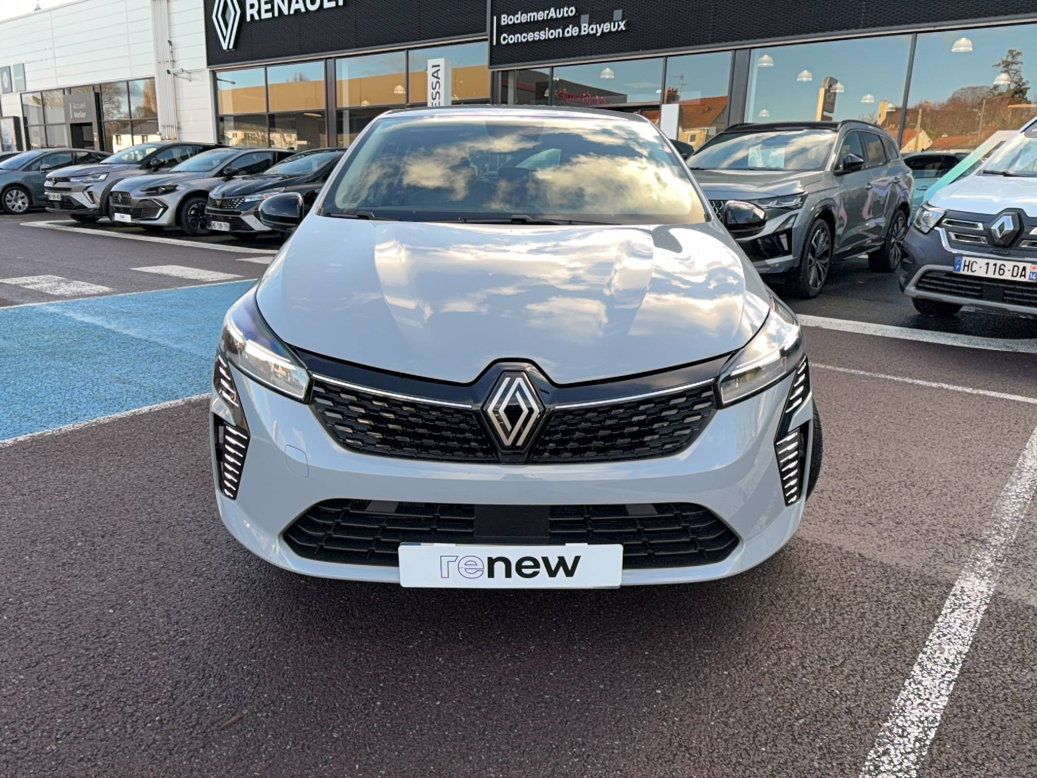 Vente en ligne Renault Clio 5 Clio E-Tech full hybrid 145 ch GSR2 au prix de 20 990 €