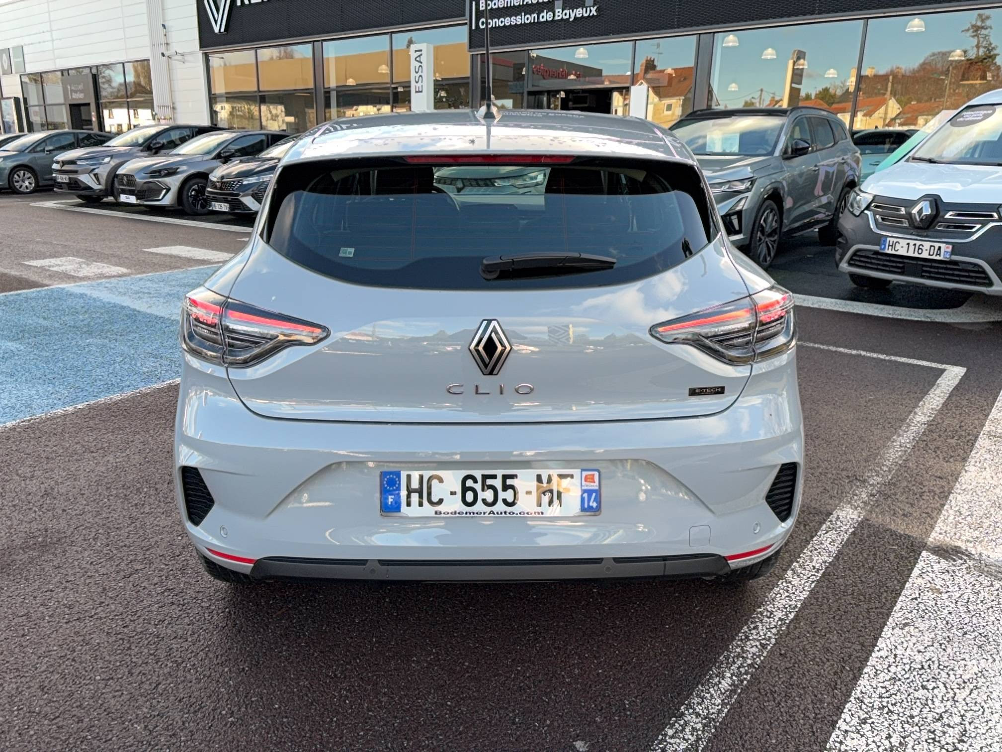 Vente en ligne Renault Clio 5 Clio E-Tech full hybrid 145 ch GSR2 au prix de 20 990 €