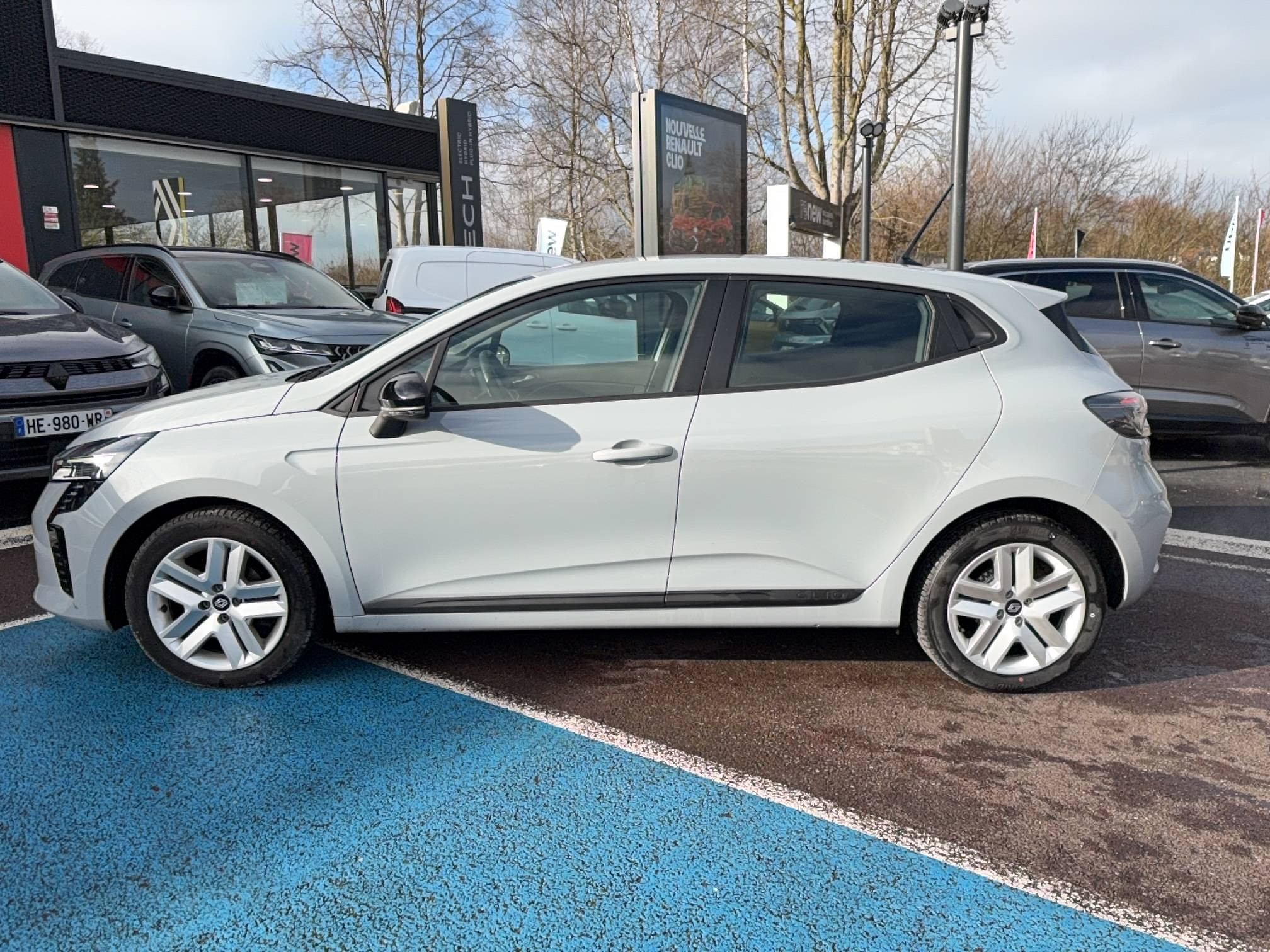 Vente en ligne Renault Clio 5 Clio TCe 90 au prix de 14 990 €