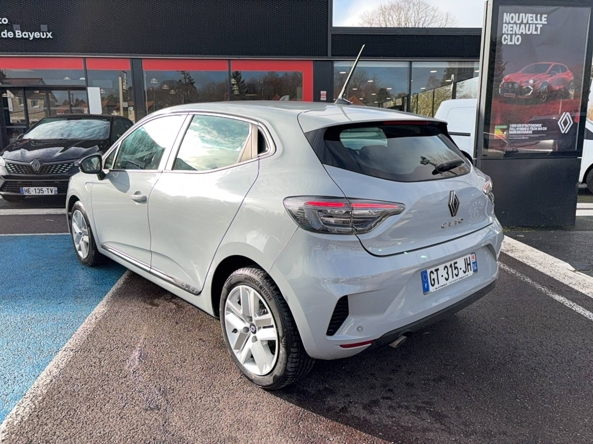 Vente en ligne Renault Clio 5 Clio TCe 90 au prix de 14 990 €