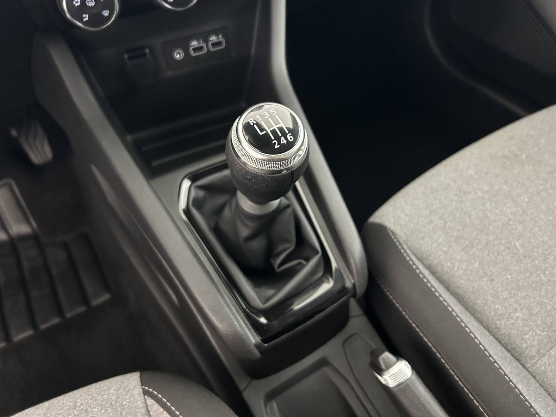 Vente en ligne Renault Clio 5 Clio TCe 90 au prix de 14 990 €