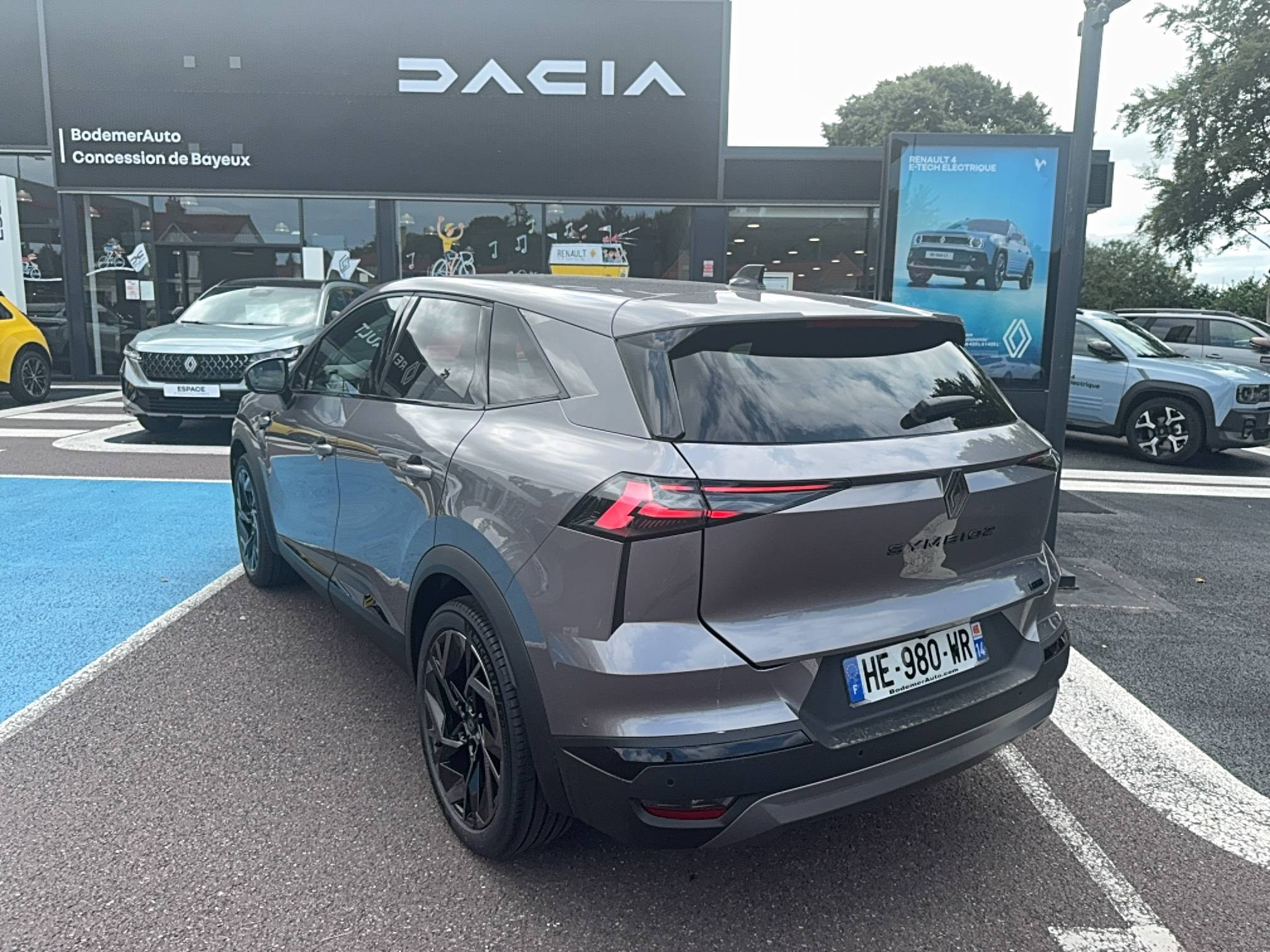 Vente en ligne Renault Symbioz  E-Tech full hybrid 145 au prix de 34 990 €