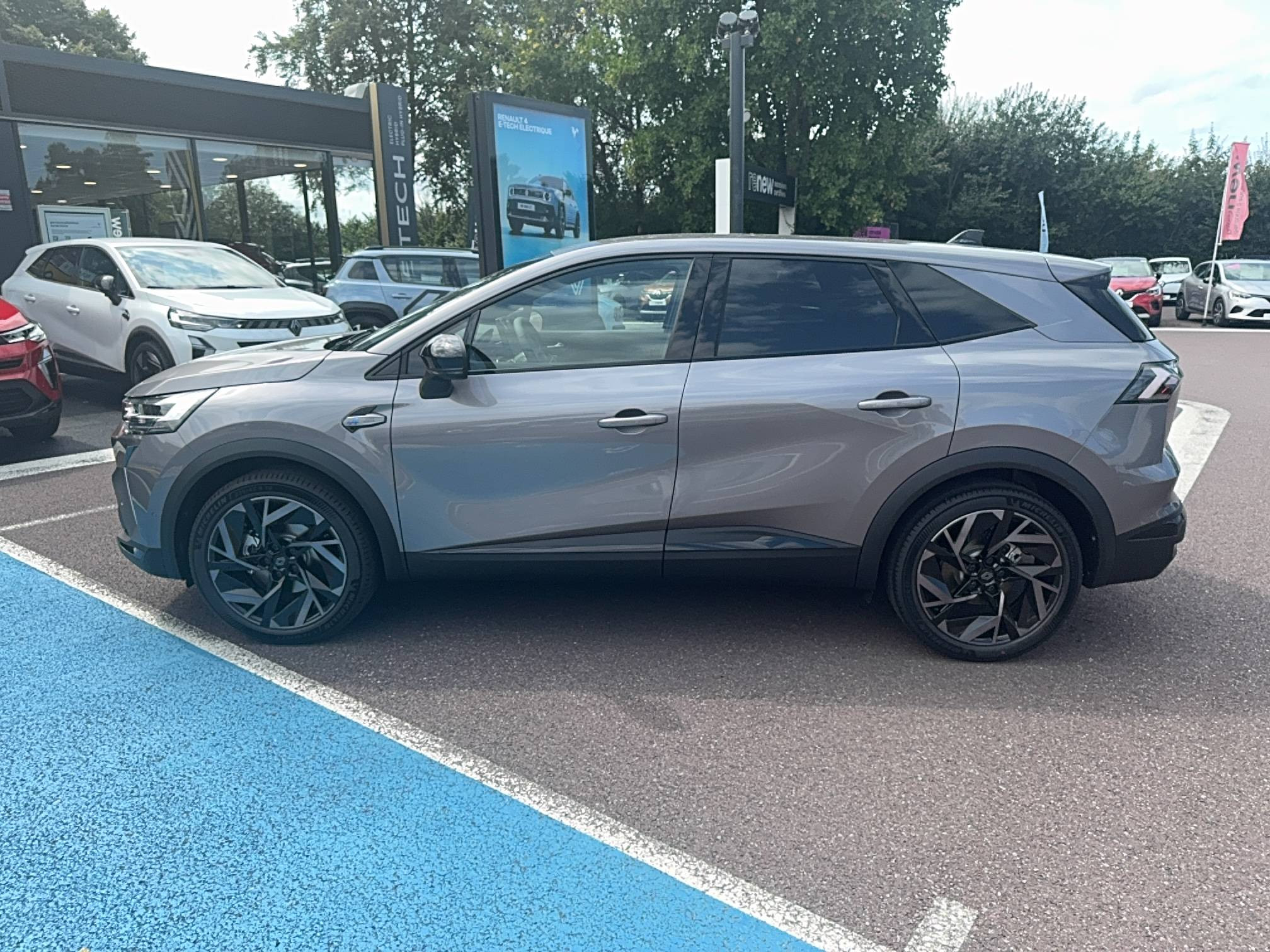 Vente en ligne Renault Symbioz  E-Tech full hybrid 145 au prix de 34 990 €